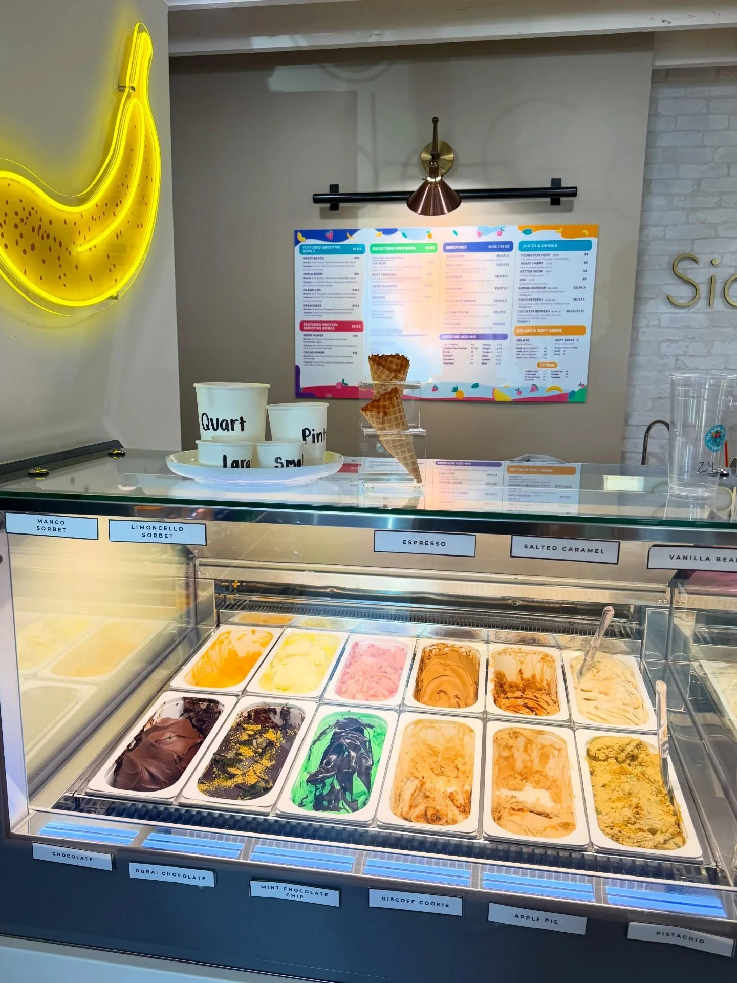 Saturday mornings at the market 🌞 

✅ Raw juice
✅ Fresh smoothies &amp; a&ccedil;a&iacute; bowls
✅ Creamy gelato
✅ SideGoods bread

🌟 OPEN SEVEN DAYS A WEEK 🌟
&bull; Sunday through Thursday: 8 AM - 5 PM
&bull; Friday and Saturday: 8 AM - 7 PM
.
.
