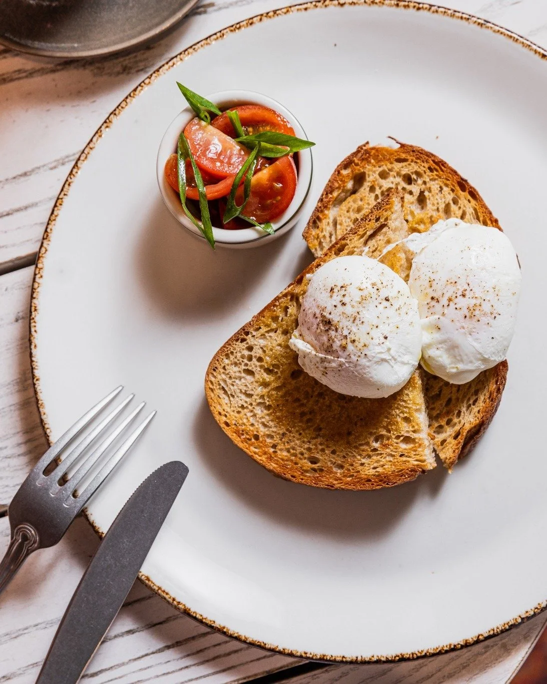 Fresh, refined and made for a calm CBD breakfast ✨
Free-range eggs on sourdough toast.