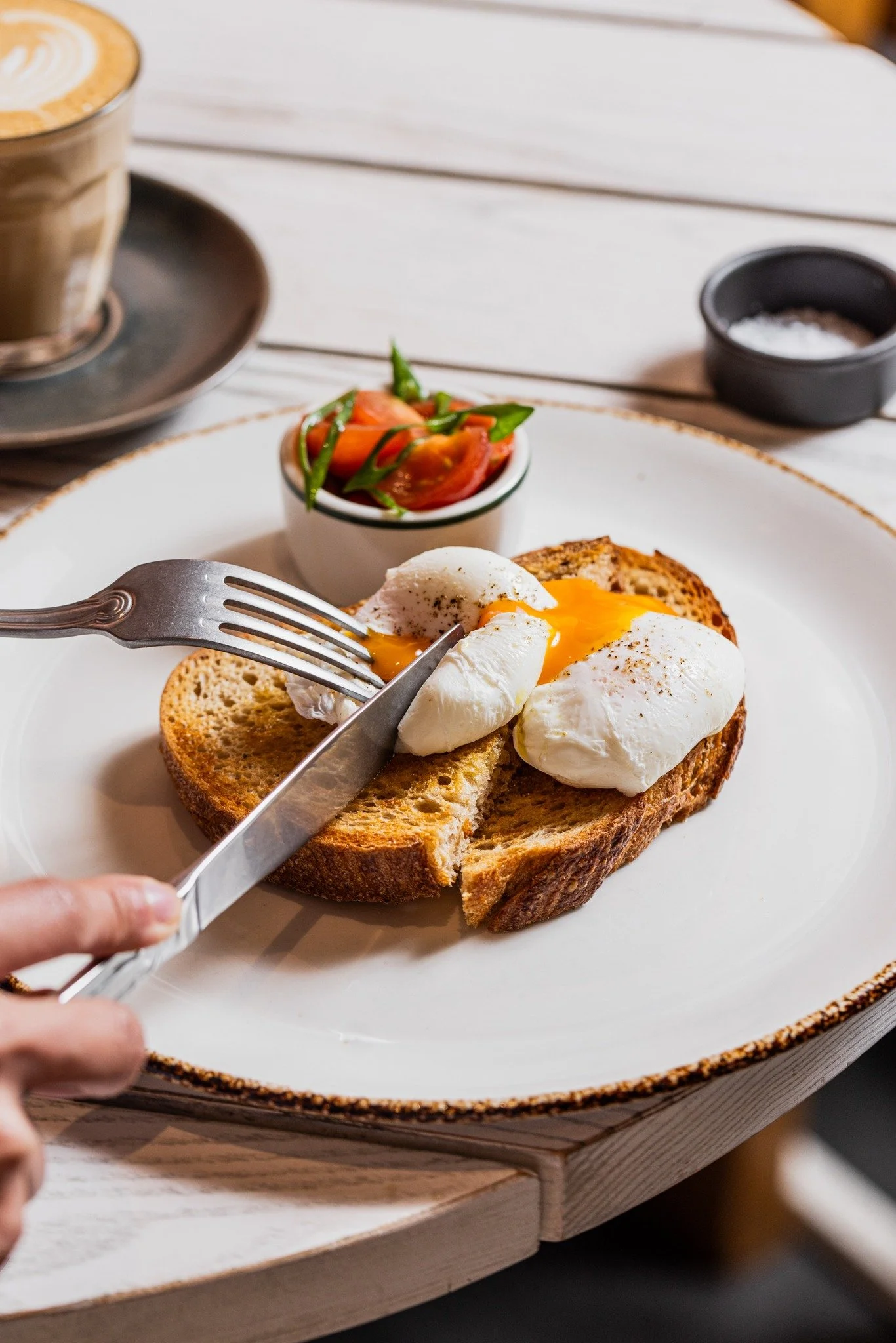 Perfectly poached.
Golden yolk, good bread, no shortcuts.

Breakfast done right, every time. 🍳