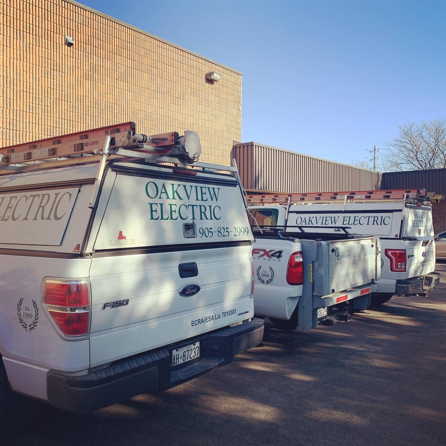 Busy Fridays at Oakview. 🚛🚛🚛 #oakview #electrician #oakville #burlington #mississauga #hamilton #Ford #worktruck #machine
