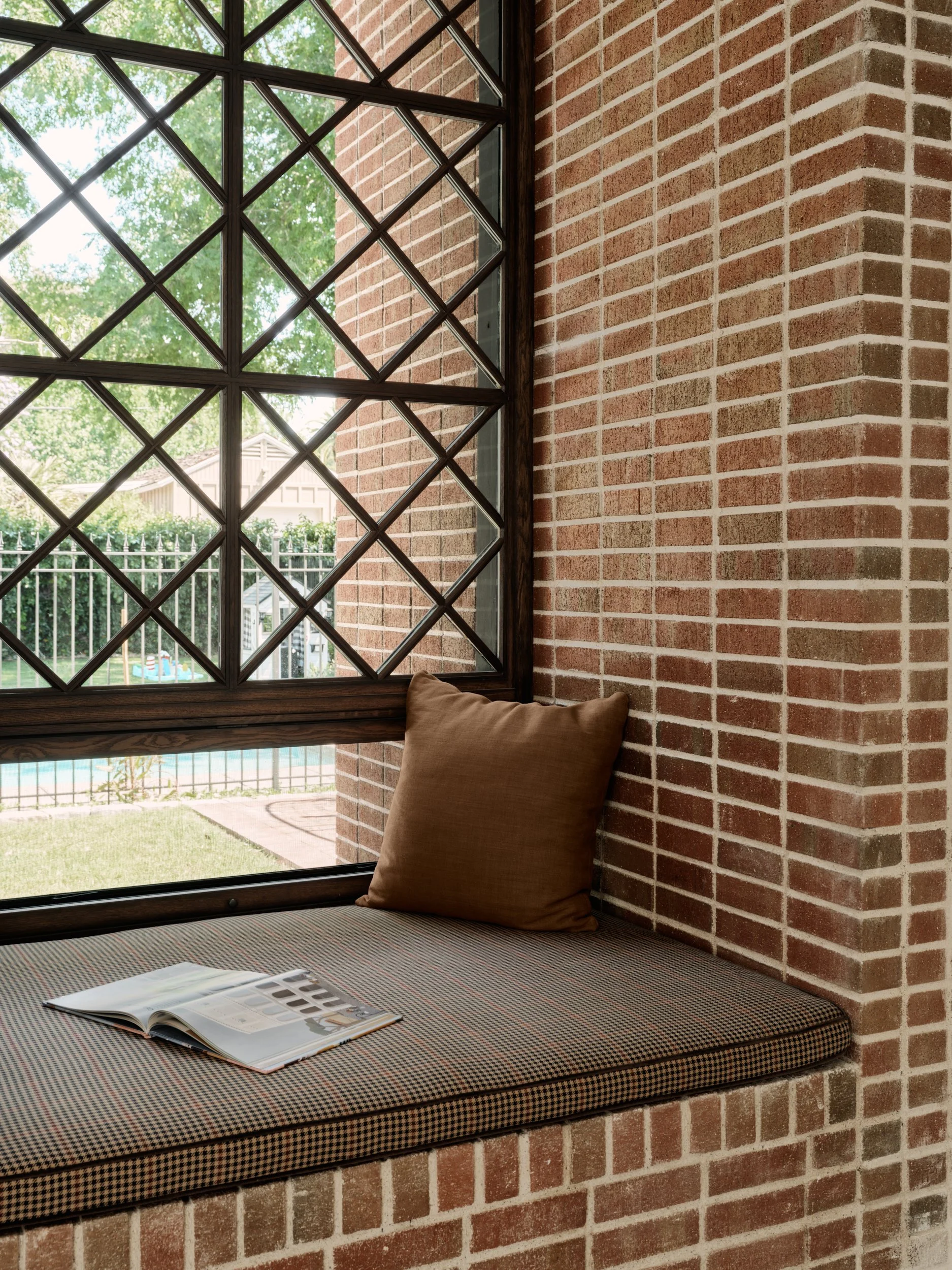 Web 015 Studio Pela W Medlock seating 4702.jpg