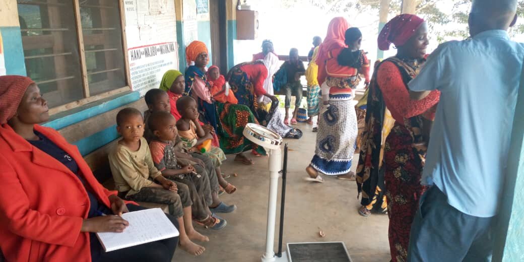  The monthly weighing for malnourished children at Mpanga health clinic. 