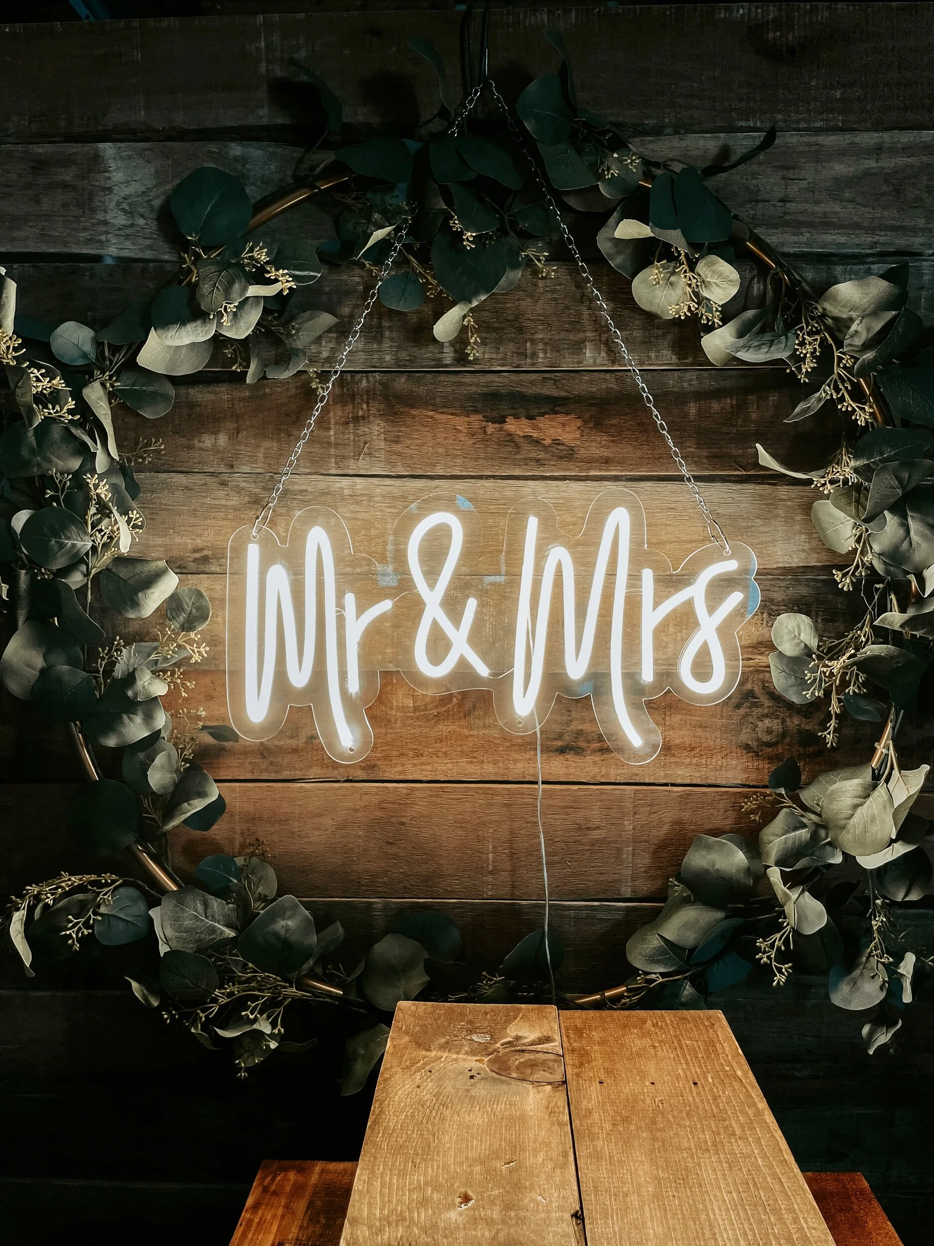 "Mr & Mrs" Neon Sign - 19.6" x 11" - $45