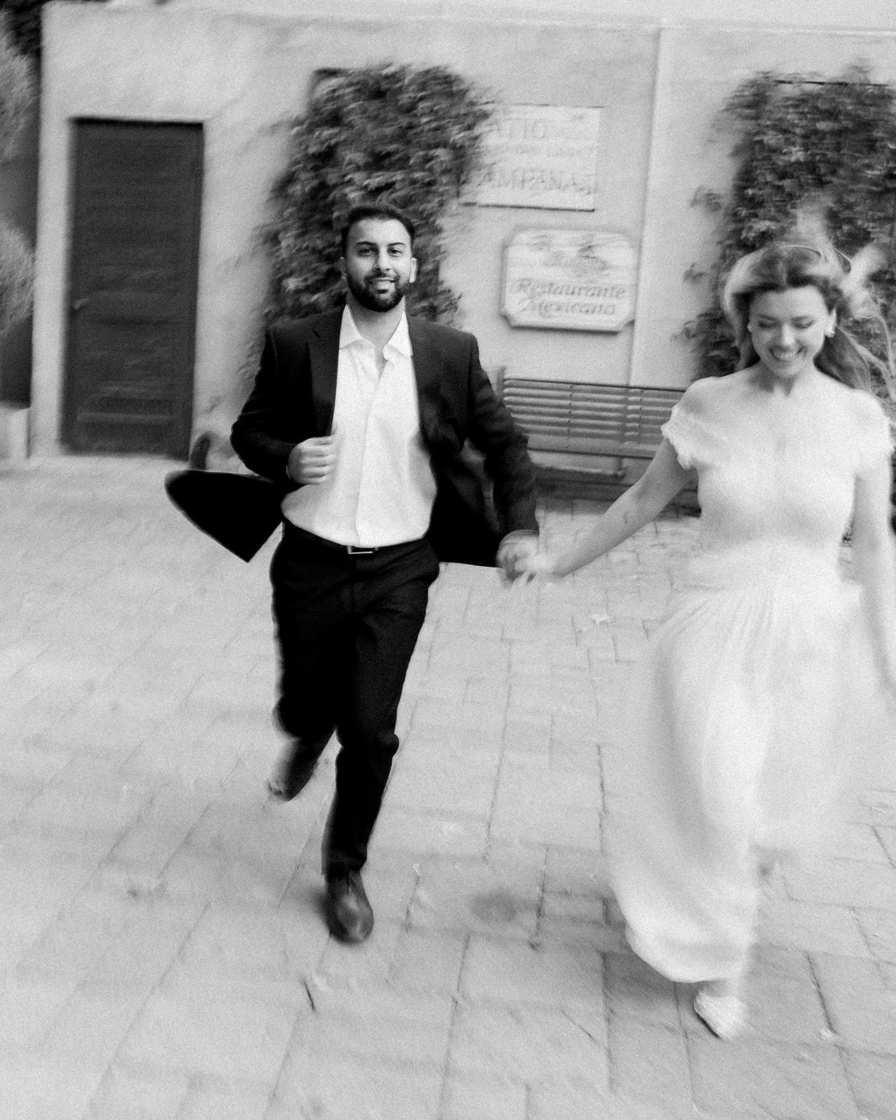 Tlaquepaque Engagement BW-59.jpg