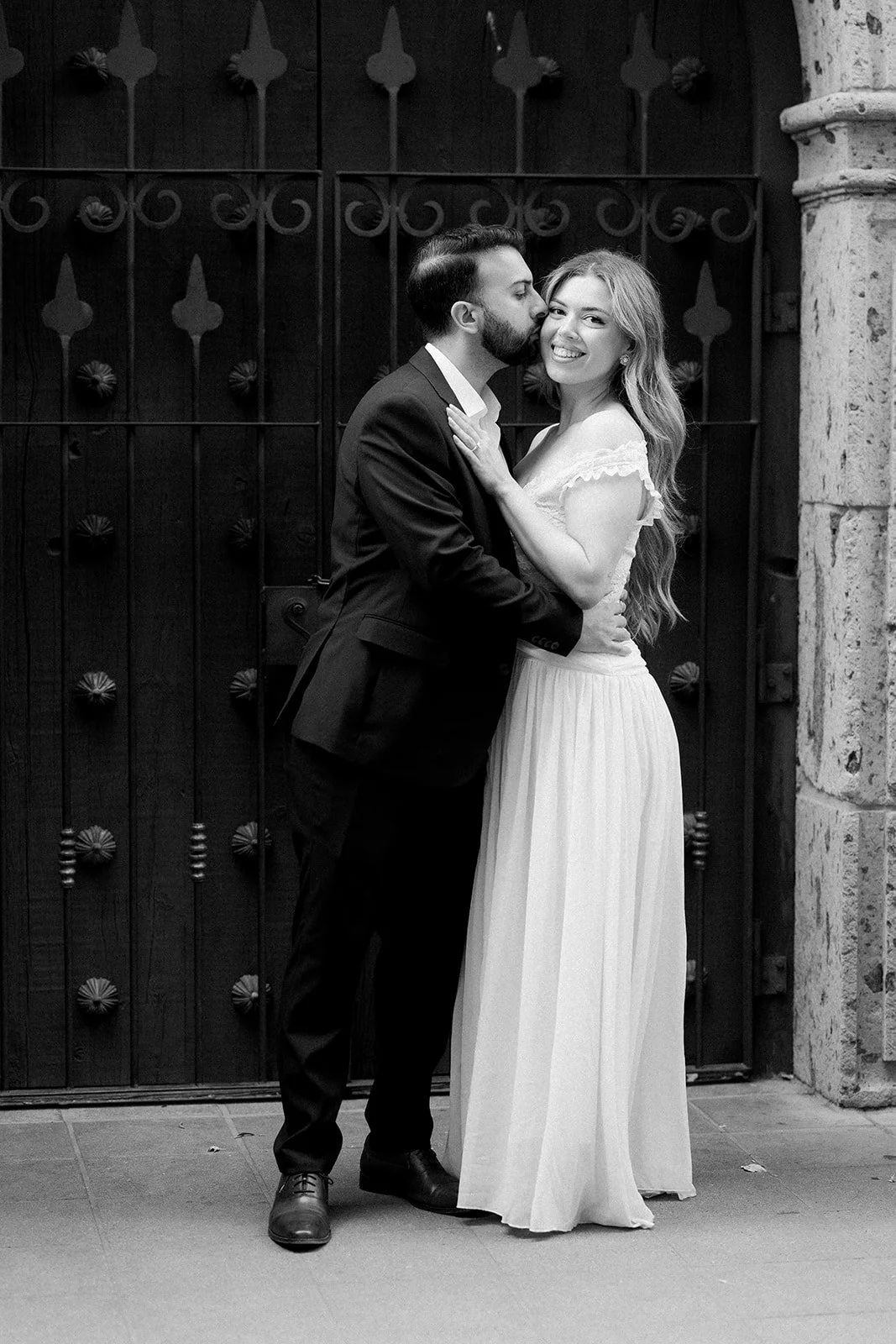 Tlaquepaque Engagement BW-20.jpg