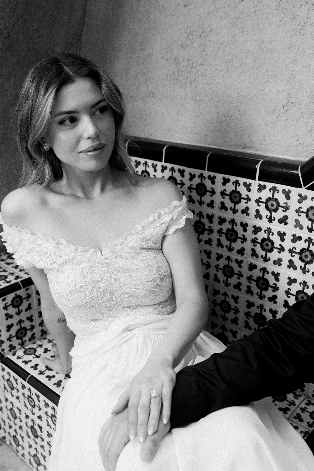 Tlaquepaque Engagement BW-50.jpg