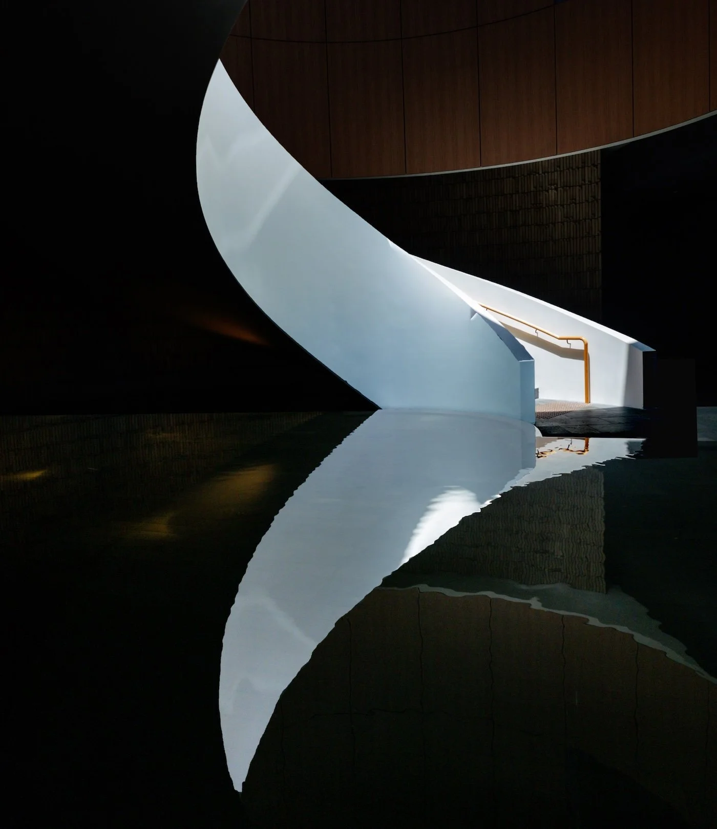 Curve of Silence - Peter Huggan