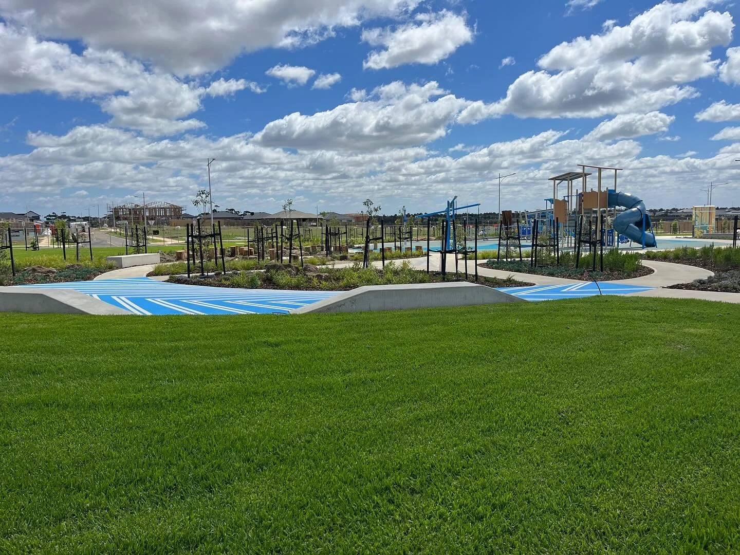 10000m2 premium Kikuyu for an A grade park west of Melbourne🛝 

How good does that look! A luscious, thick and vibrant green colour bringing life to this park for those visiting🤩