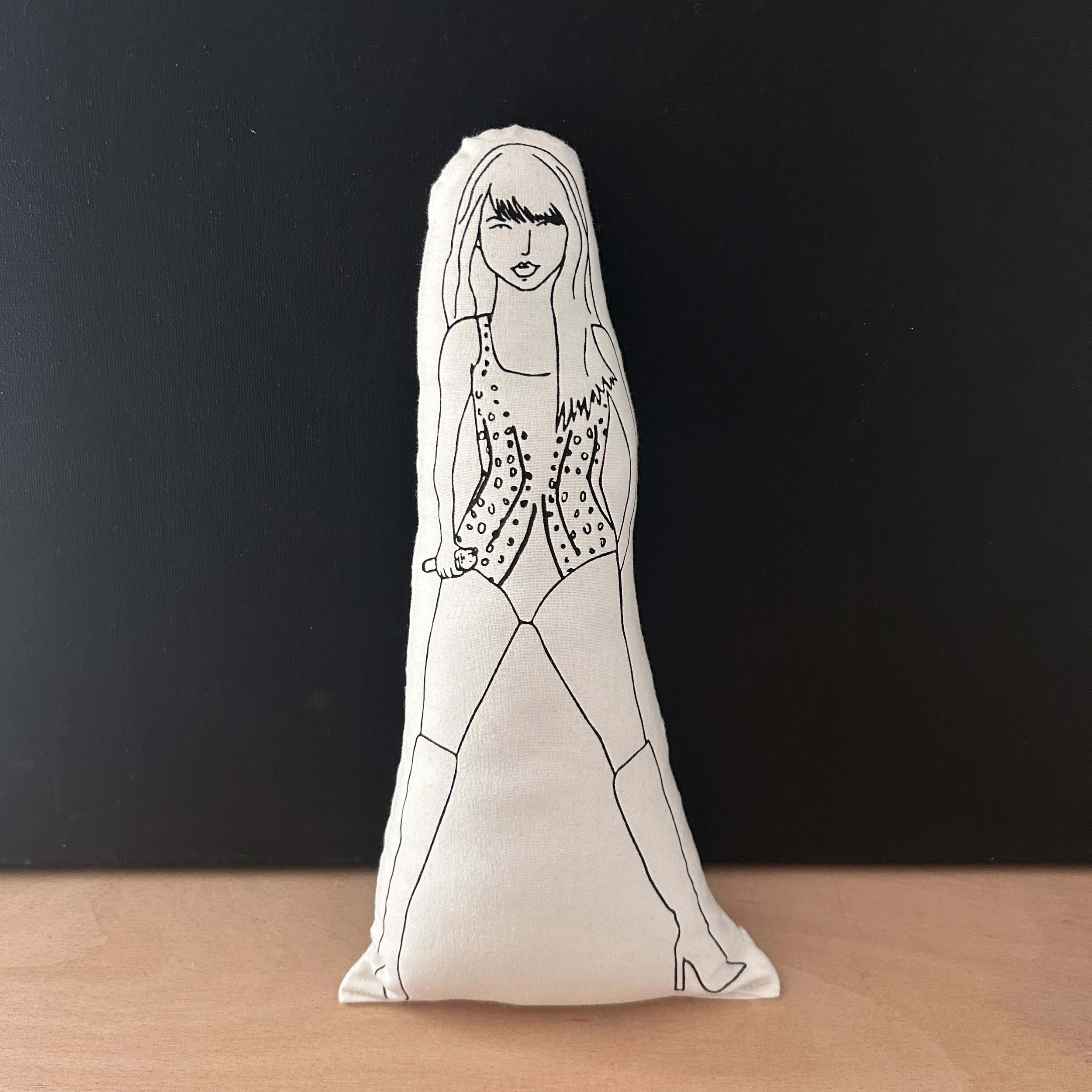 Sew Your Own Idol - Taylor Swift | flock