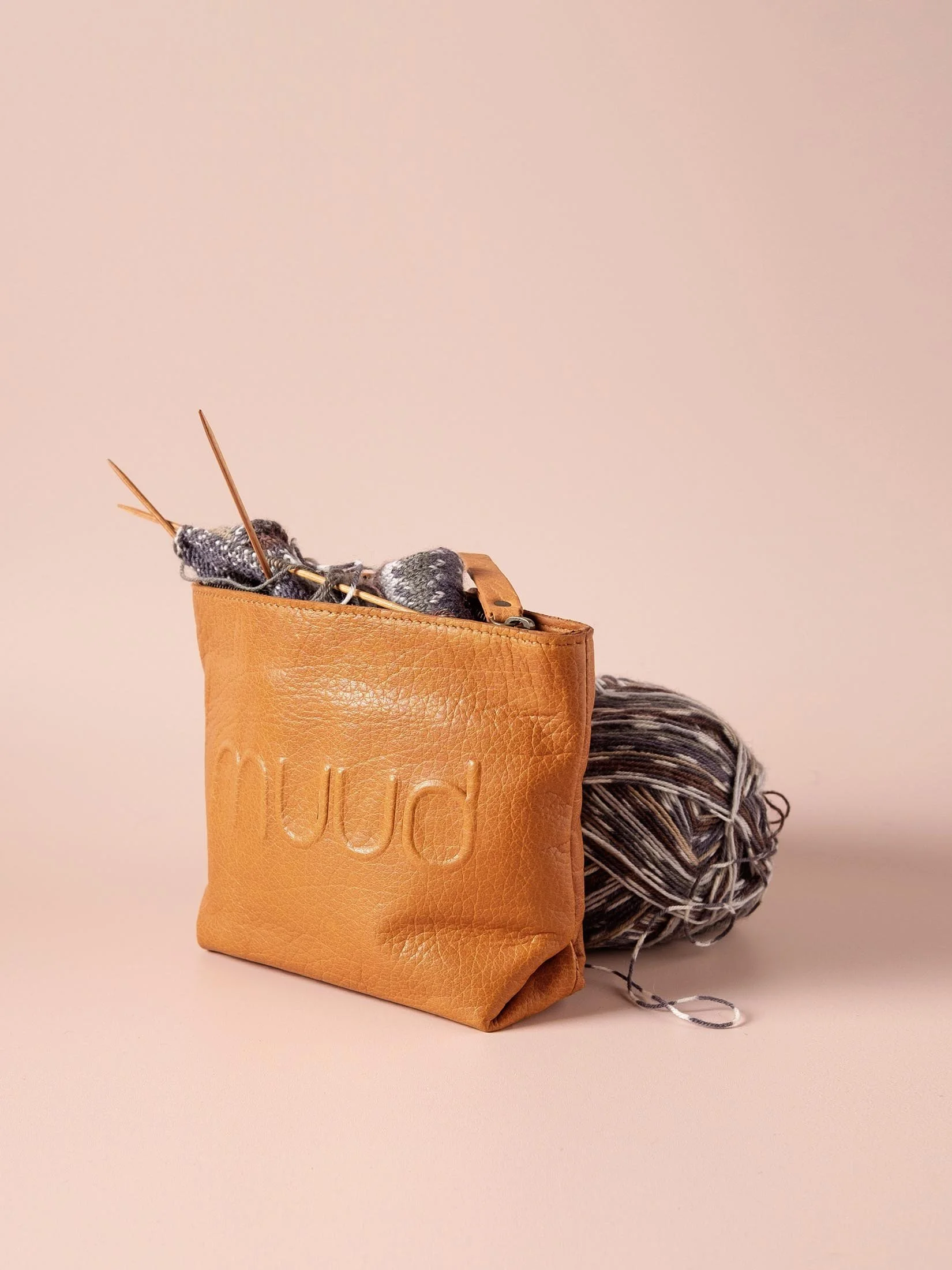 Muud Laura Pouch Flock -3727.jpg