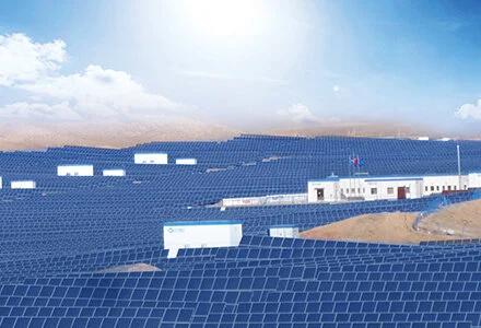 The first large power station in desert of HT-SAAE certified by TUV Won the excellent quality award of China photovoltaic power station in 2014