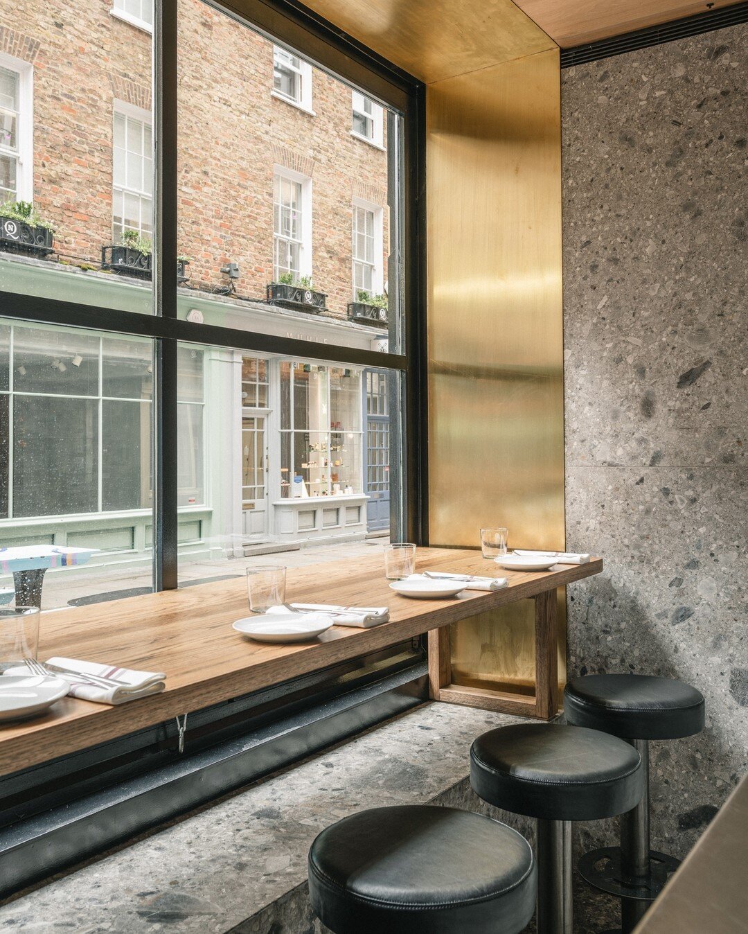 Today's dining starter kit:

- Fantastic Greek food⠀⠀⠀⠀⠀⠀⠀⠀⠀
- Superb interiors and design*⠀⠀⠀⠀⠀⠀⠀⠀⠀
- Prime viewing⠀⠀⠀⠀⠀⠀⠀⠀⠀
- Air conditioning

No out of office required. You'll find us at @inogastrobar; the hottest new opening in Soho, London..

*