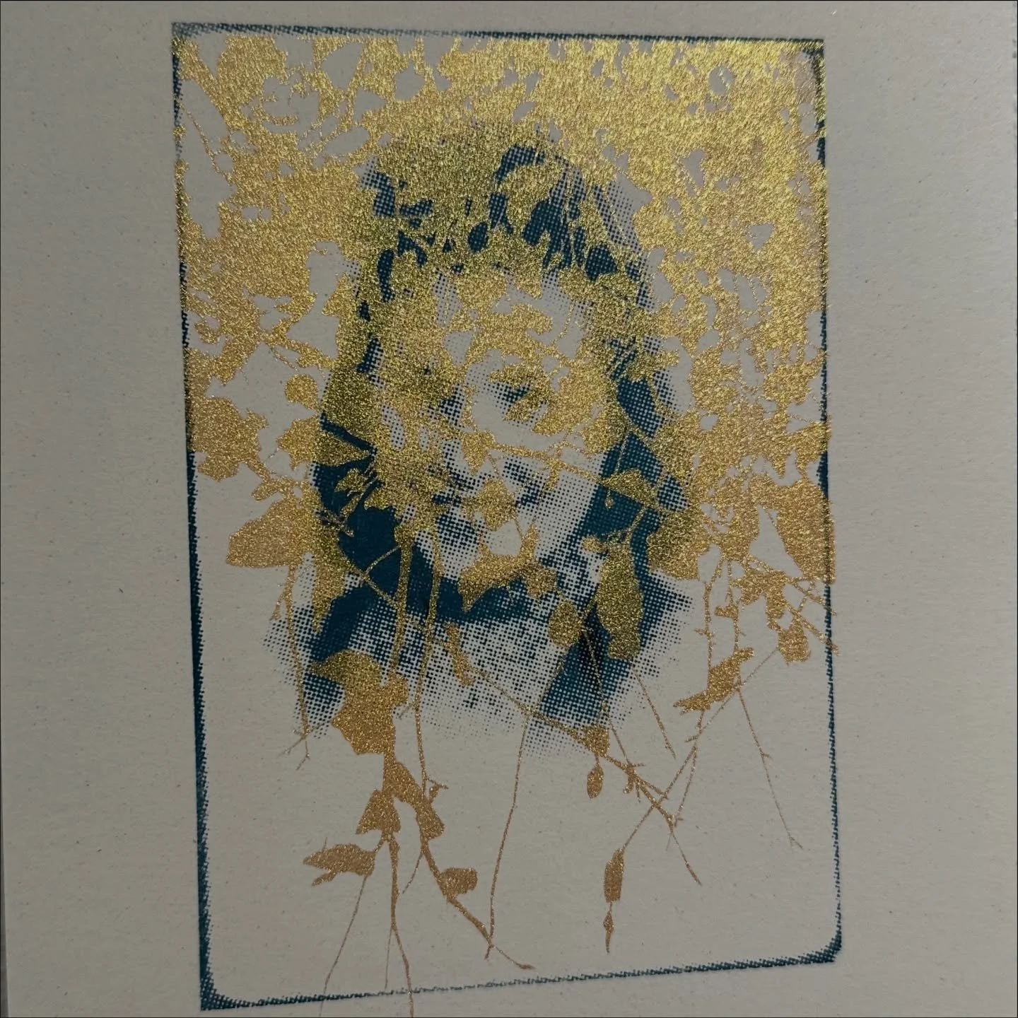 EN
This weekend I had the honour of taking part in &ldquo;Communication Through Art&rdquo; at Altstadthalle Zug (22&ndash;23 November 2025) &mdash; a two-day event woven together with a group exhibition.

In this beautiful, historic hall in the heart