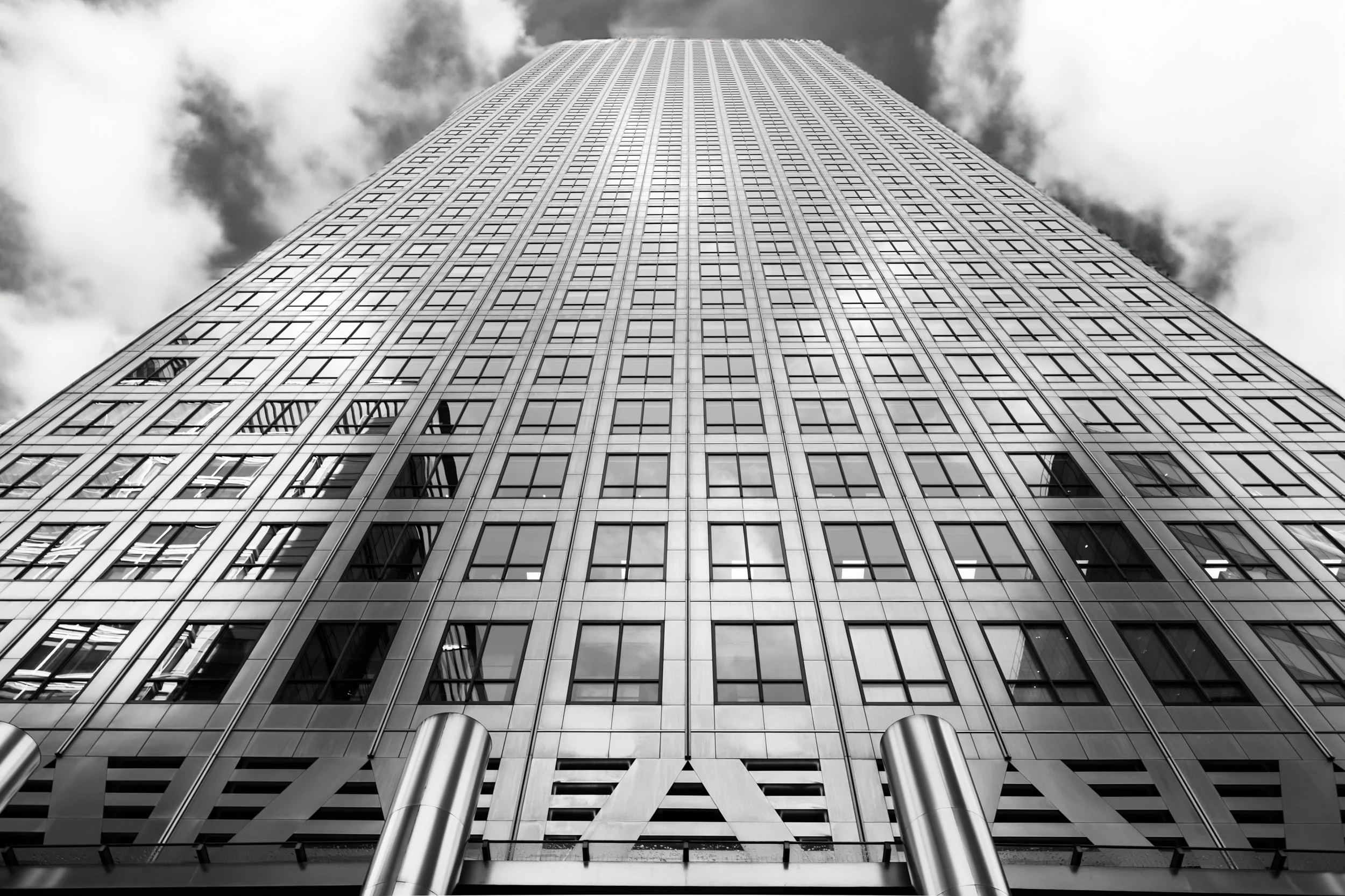 Canada Square, London. (Copyright 2024 © peterclaphamphotography)