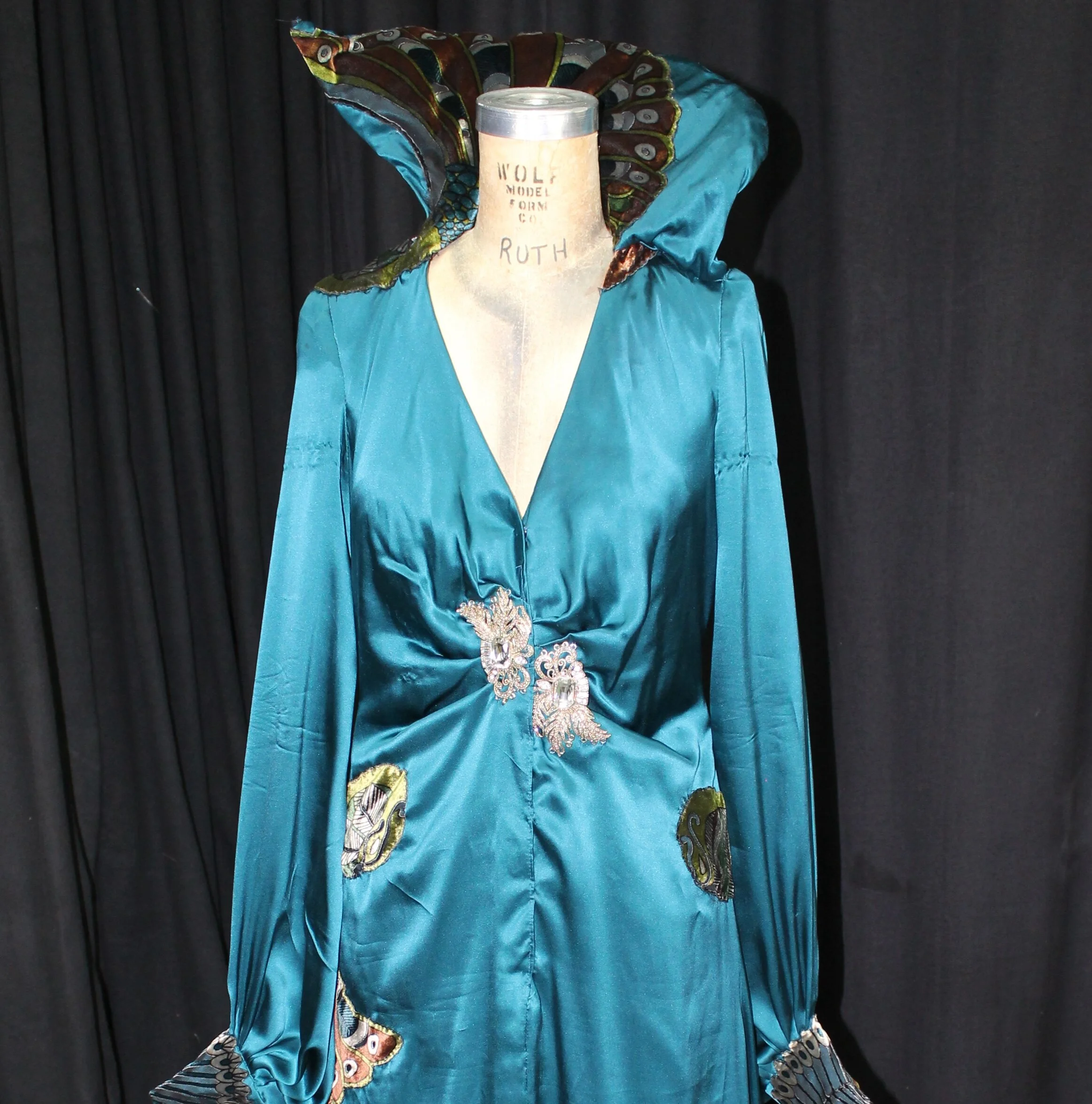 Front View of Queen Morgan Le Fay
A Connecticut Yankee
Costume Designer: Charlene Gross