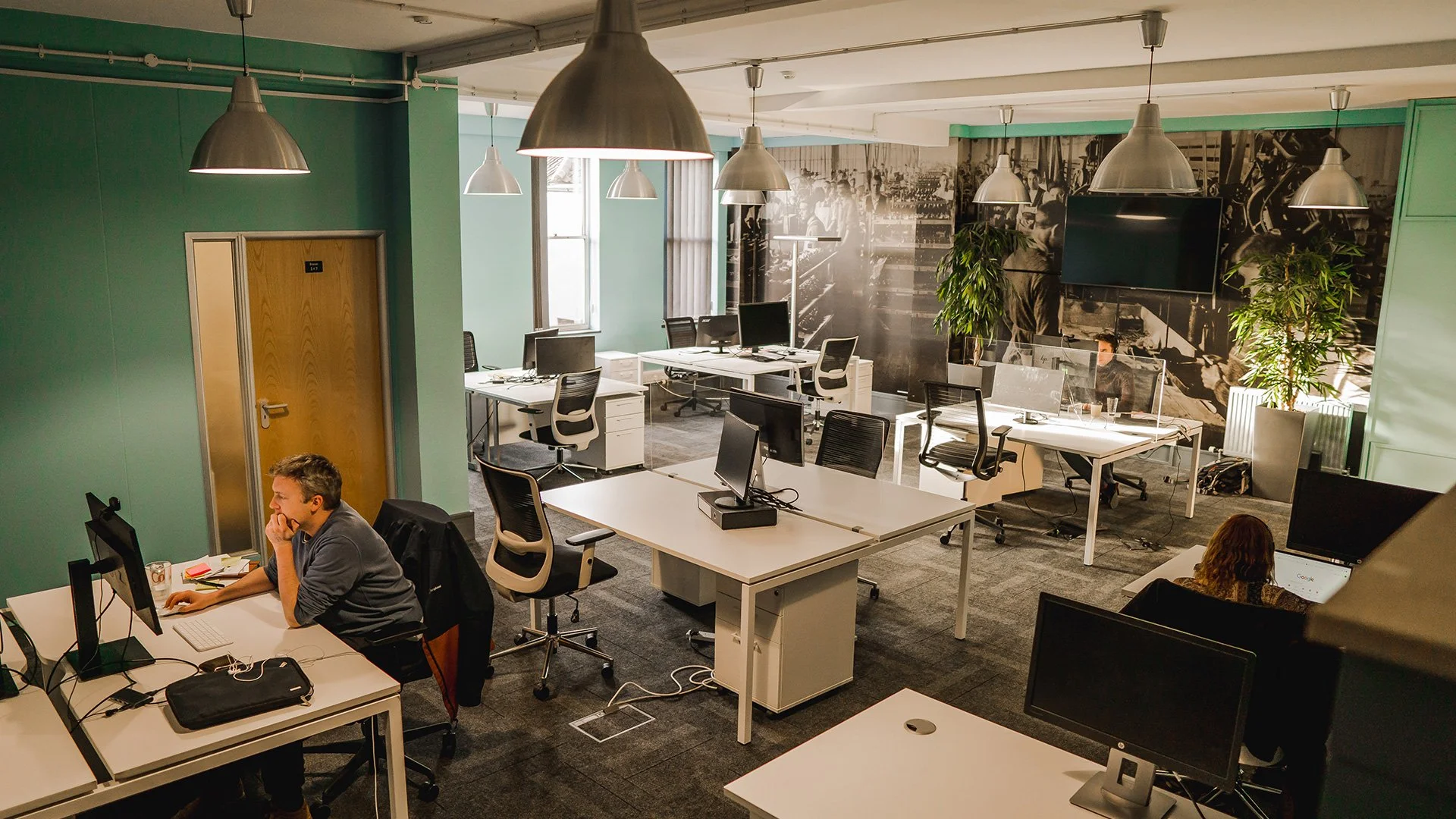 Co-Working Desks to Hire