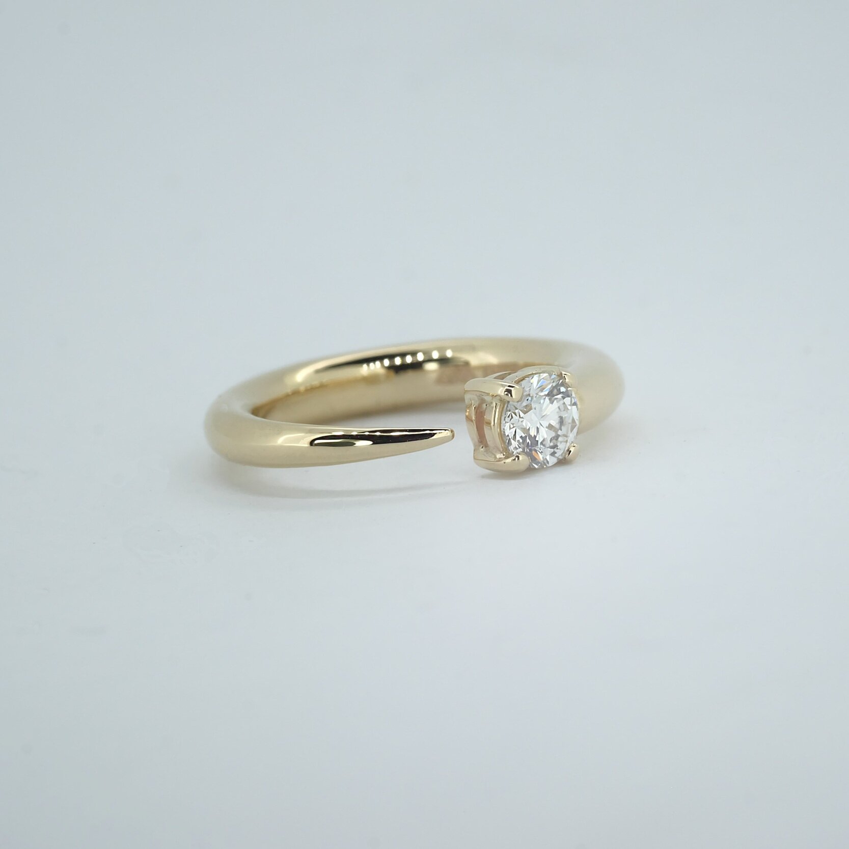 pointed+ring+with+diamond.jpg