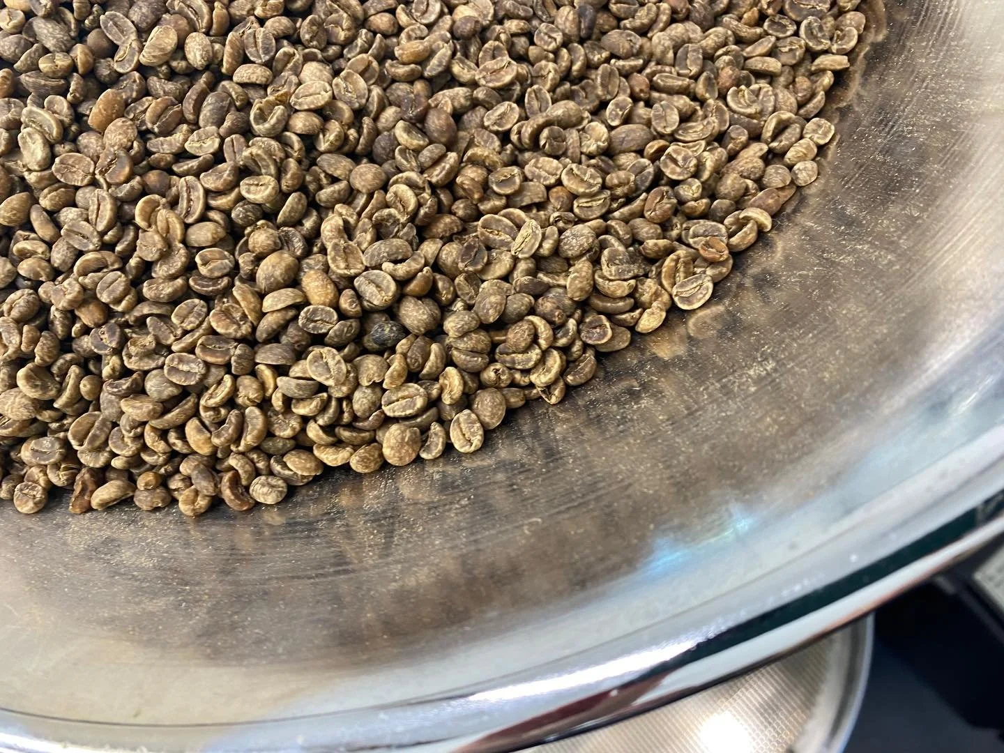 With growth and new roles it&rsquo;s now necessary to bring myself, Mandy back into the roasting programme. Have to say, though I love him dearly, I&rsquo;m glad Peter never chose teaching as a career!! Patience of a gnat and I clearly ask too many q