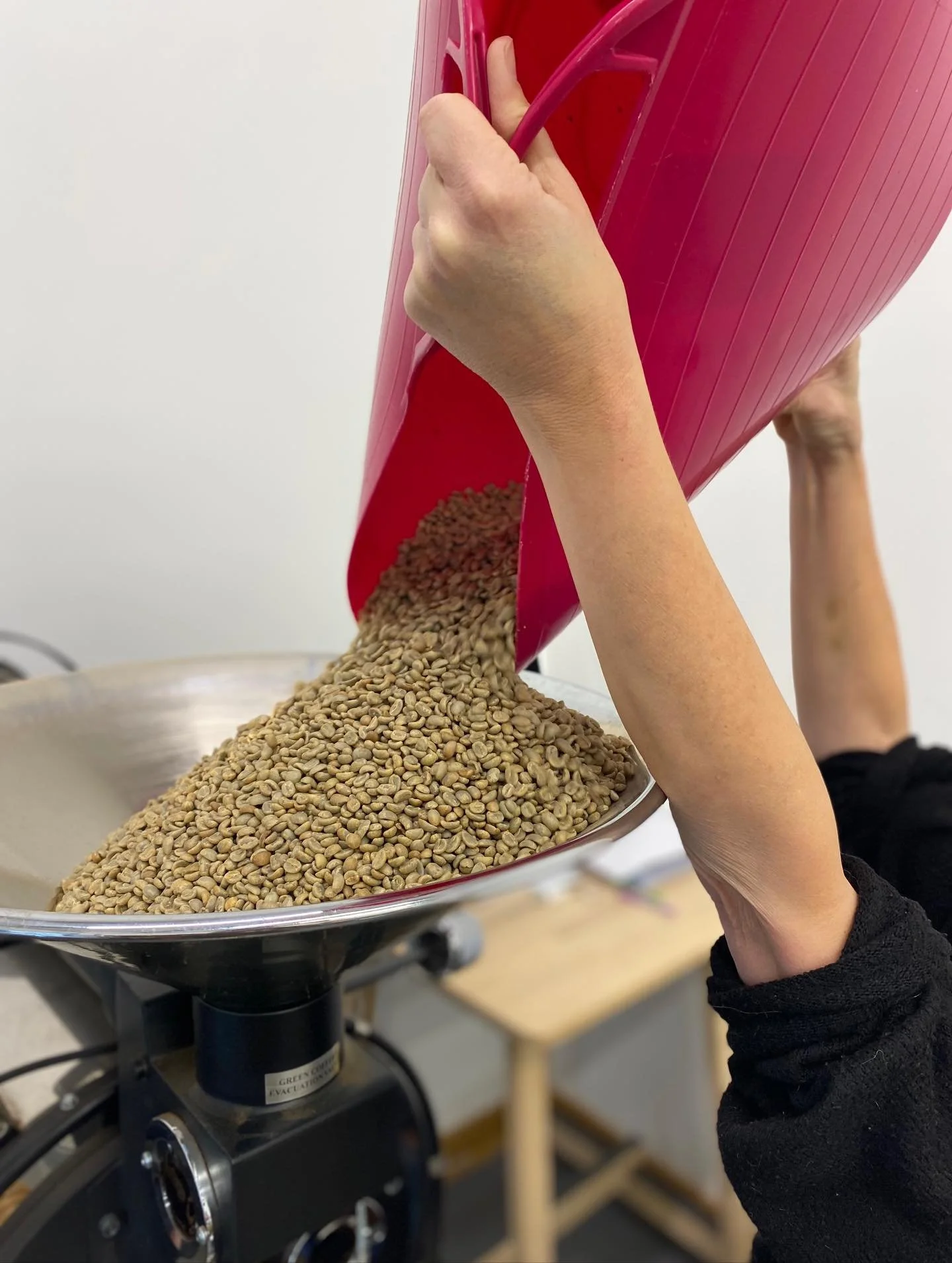 Next in&hellip; washed/extended fermentation coffee from our farmers in Peru at Finca La Chimiroya&hellip;

#onlineorders #roastingday #letsroast #womenthatroastcoffee #womenroasters #everyone #allinclusive #larsandmargocoffee #attheroastery #larsand