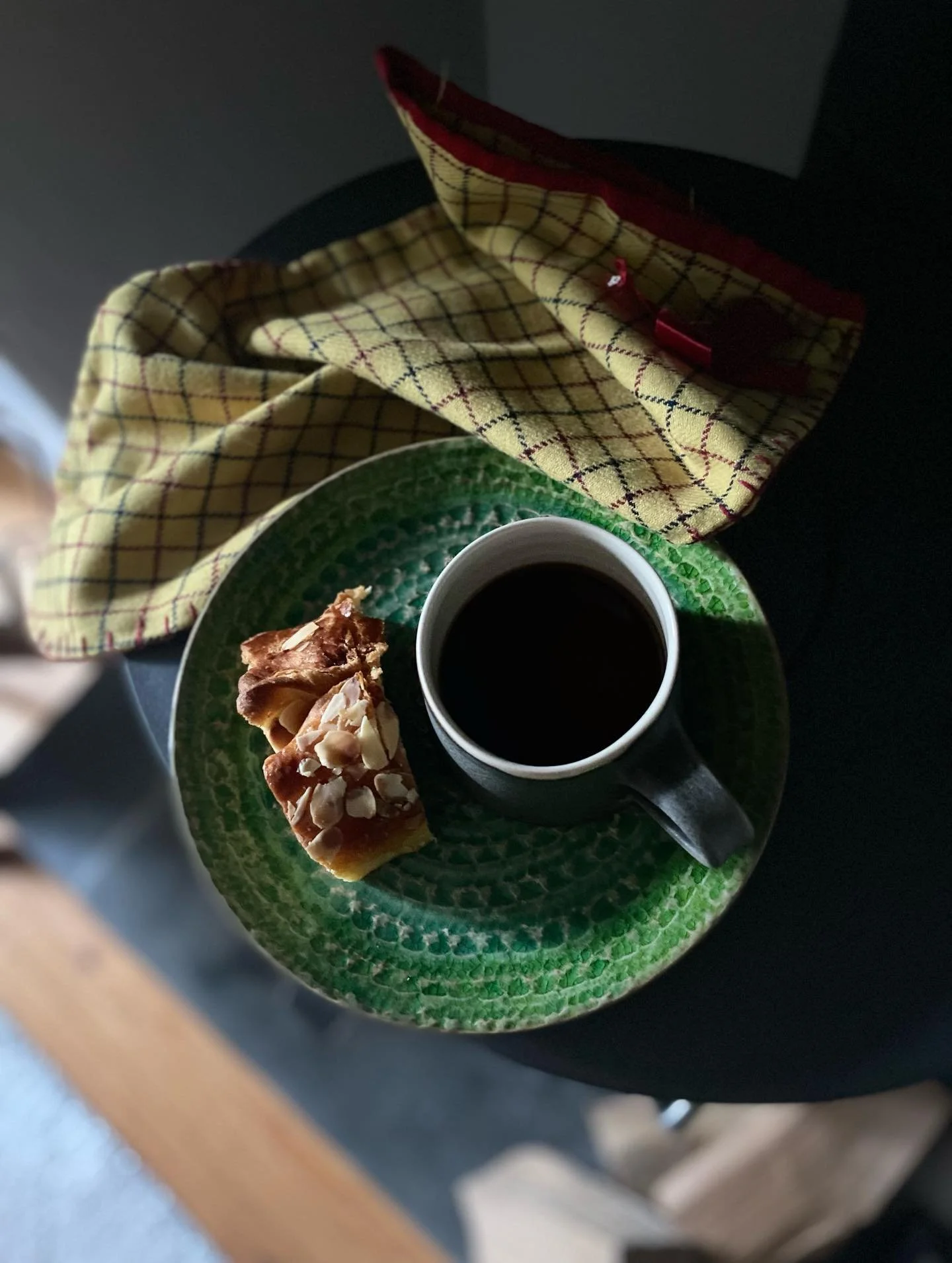 Our delicious, preserved lemon and popcorn butter notes #00H Honduran coffee from Gaia Coffee Farm served with our homemade Kringle (recipe 👉🏼https://www.larsandmargo.co.uk/journal/k-r-i-n-g-l-e ).
P e r f e c t ! ✨
#kringle #hondurancoffee #larsan