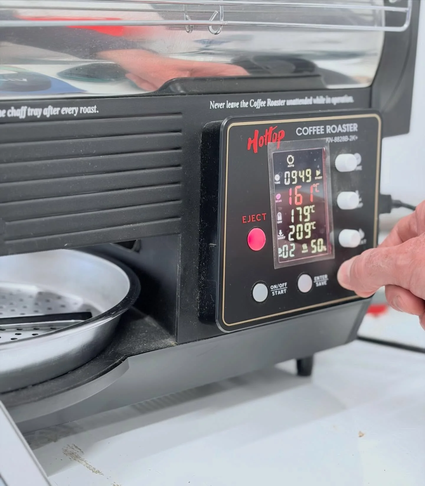 Sunday sample roasting - some exciting coffees coming into the @lars.and.margo Roastery HQ this spring 😌😌 

#coffee #sampleroasting #larsandmargocoffee #ramepeninsula