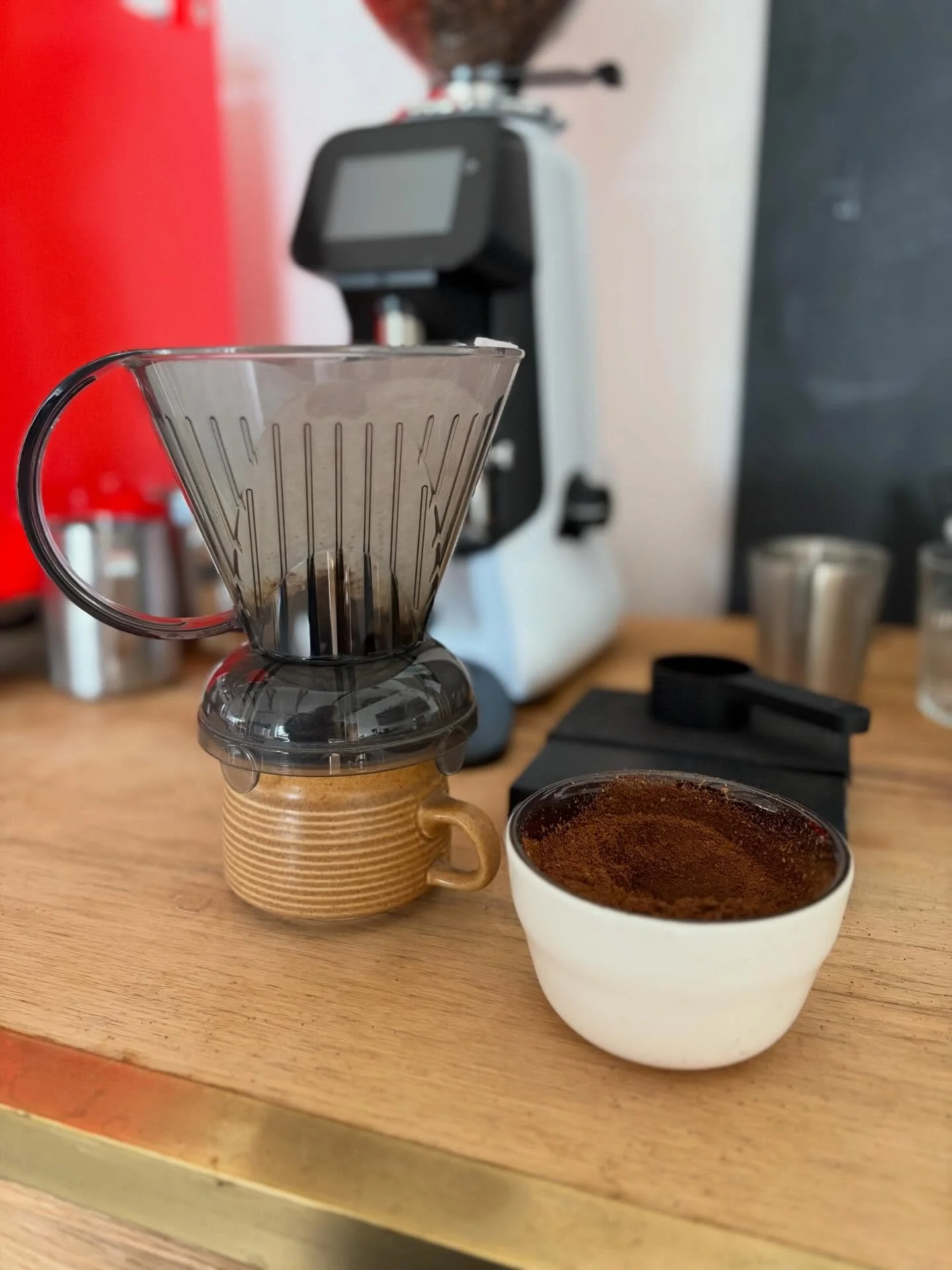 Back to work&hellip; creating a new filter blend for an existing customer &hellip;hoping everyone had time to relax during this past holiday weekend x

#filtercoffeelove #creating #larsandmargocoffee #coffeeroastery