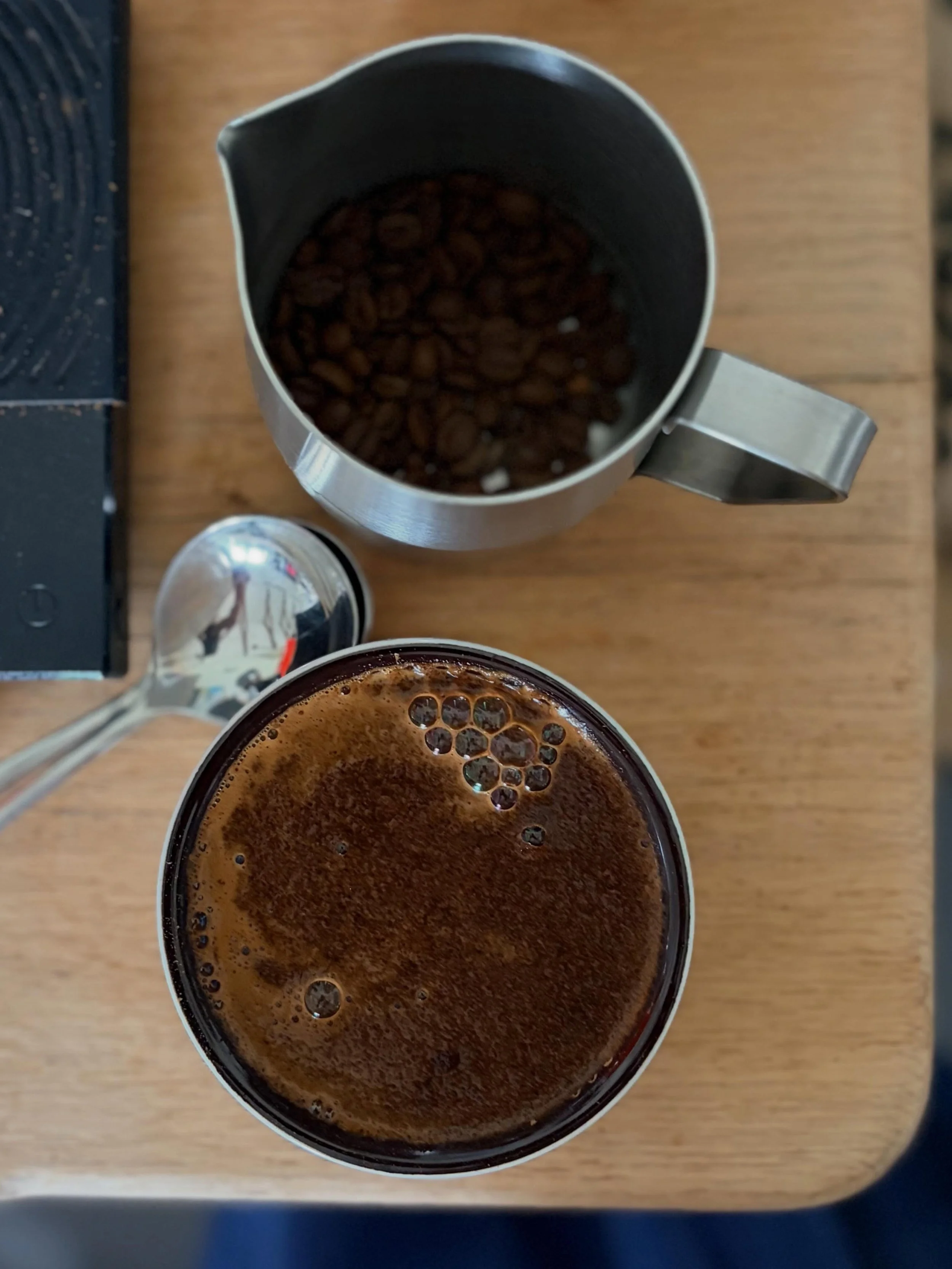 👉🏼 Alba ~ Costa Rica 
&bull;natural 
&bull; Allow to sit a week or two for these incredible flavours to come into their own = cherry + sweet lemon + blueberry 

https://www.larsandmargo.co.uk/shop/coffee/coffee 

#larsandmargocoffee #cuppingcoffee 