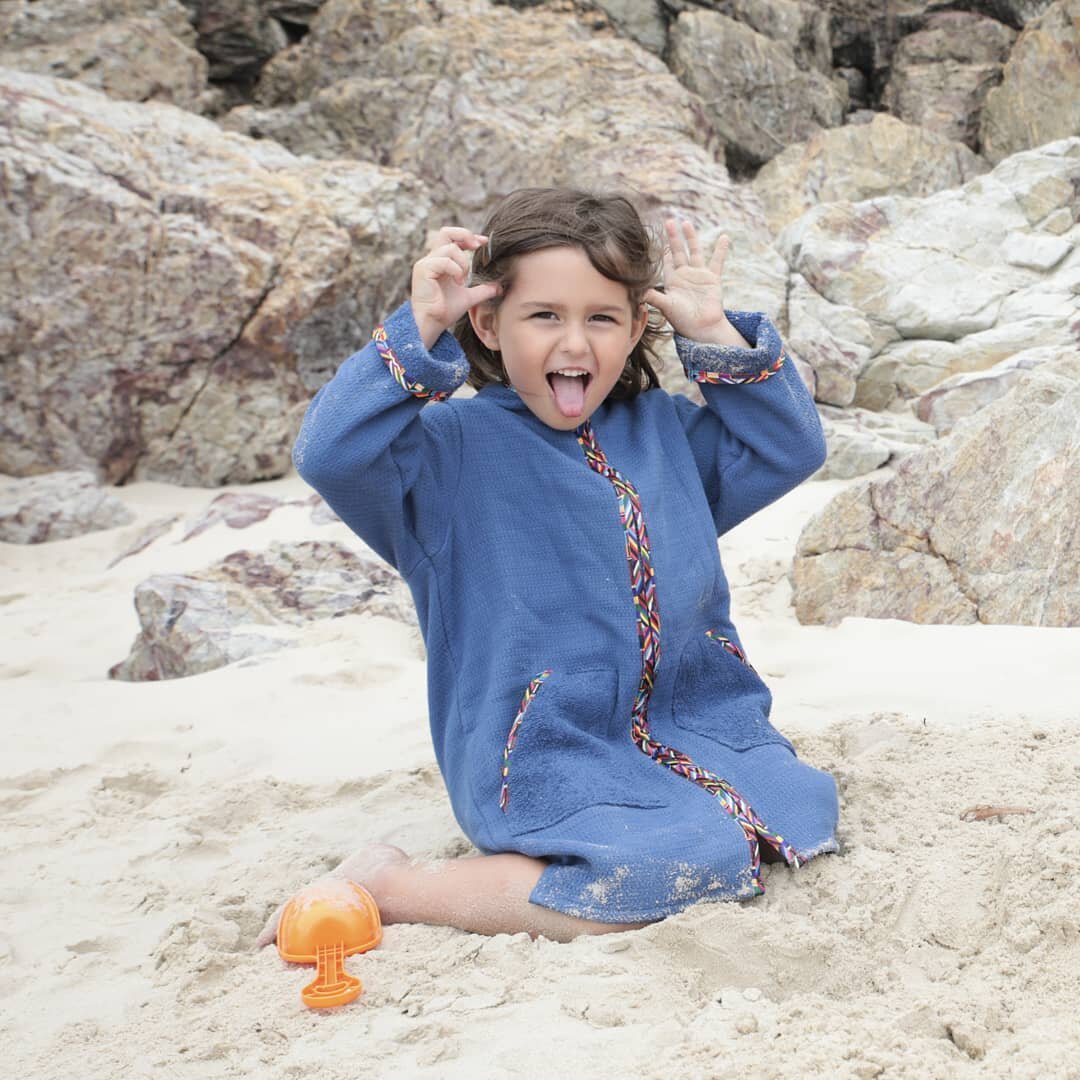 If you dread the drama getting your kids warm after bathing, swimming, or watersports, the Billie Shark adventure beach robe is perfect for you. Generous hood and pockets with fabulous designs and patterns to choose from. Get set go for the next beac