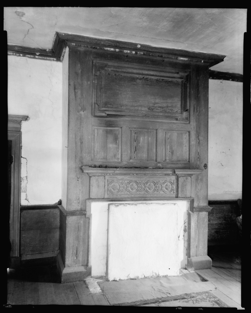 arnegie Architecture Survey of the South (1930) Menokin Dining Room Fireplace Surround.png