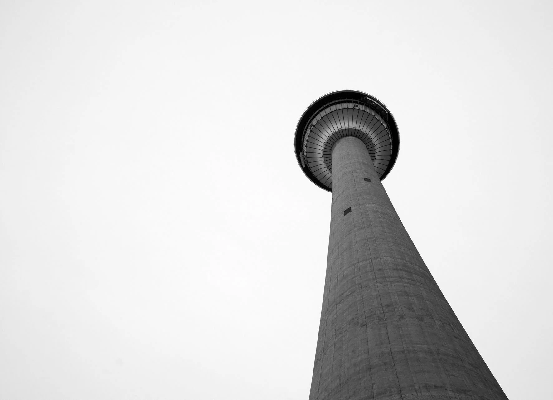calgary tower 2011.jpg