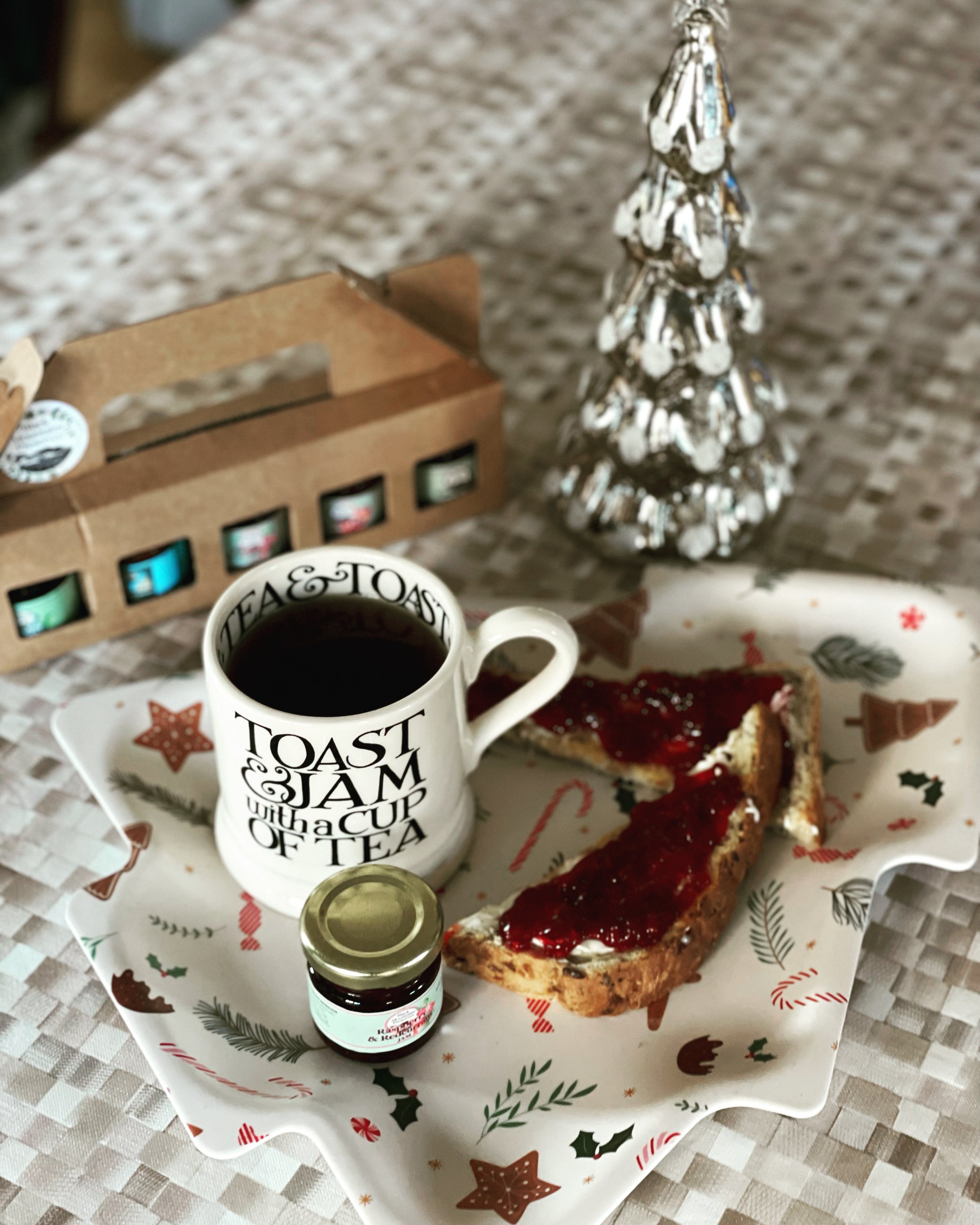 toast and jam mini jars .jpg