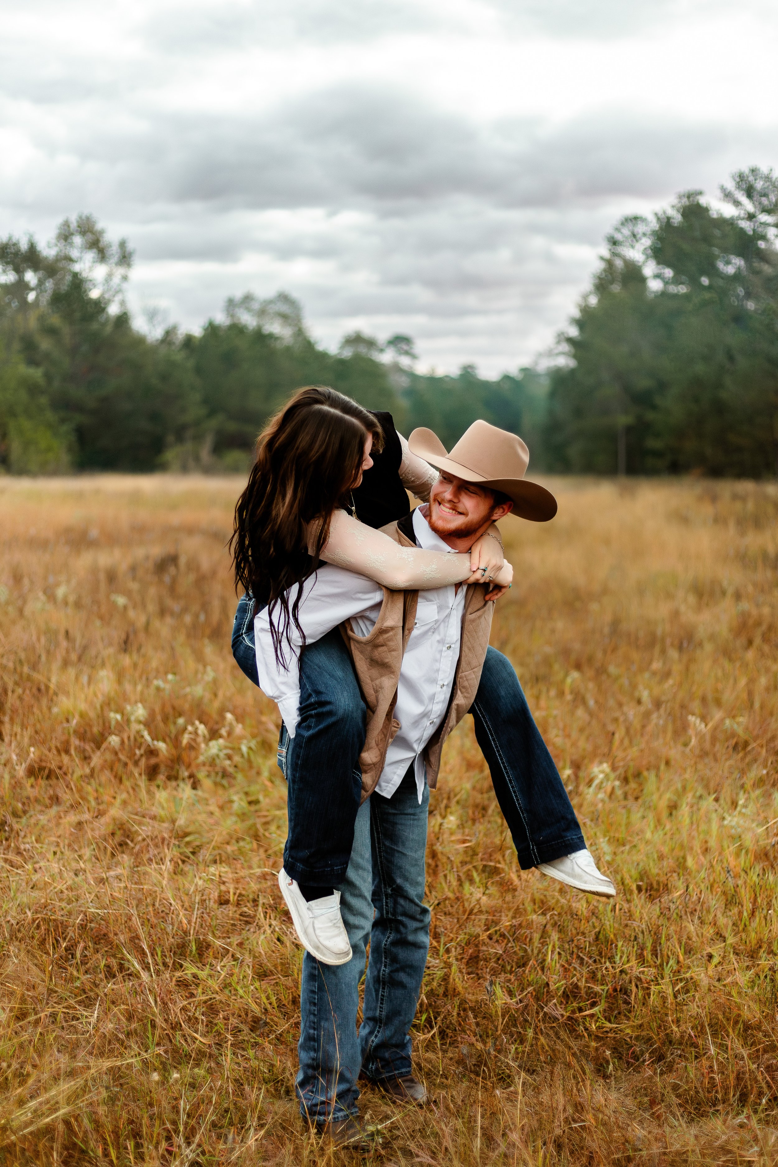 Candid-Couples-Photoshoot-Spring-Texas.jpg