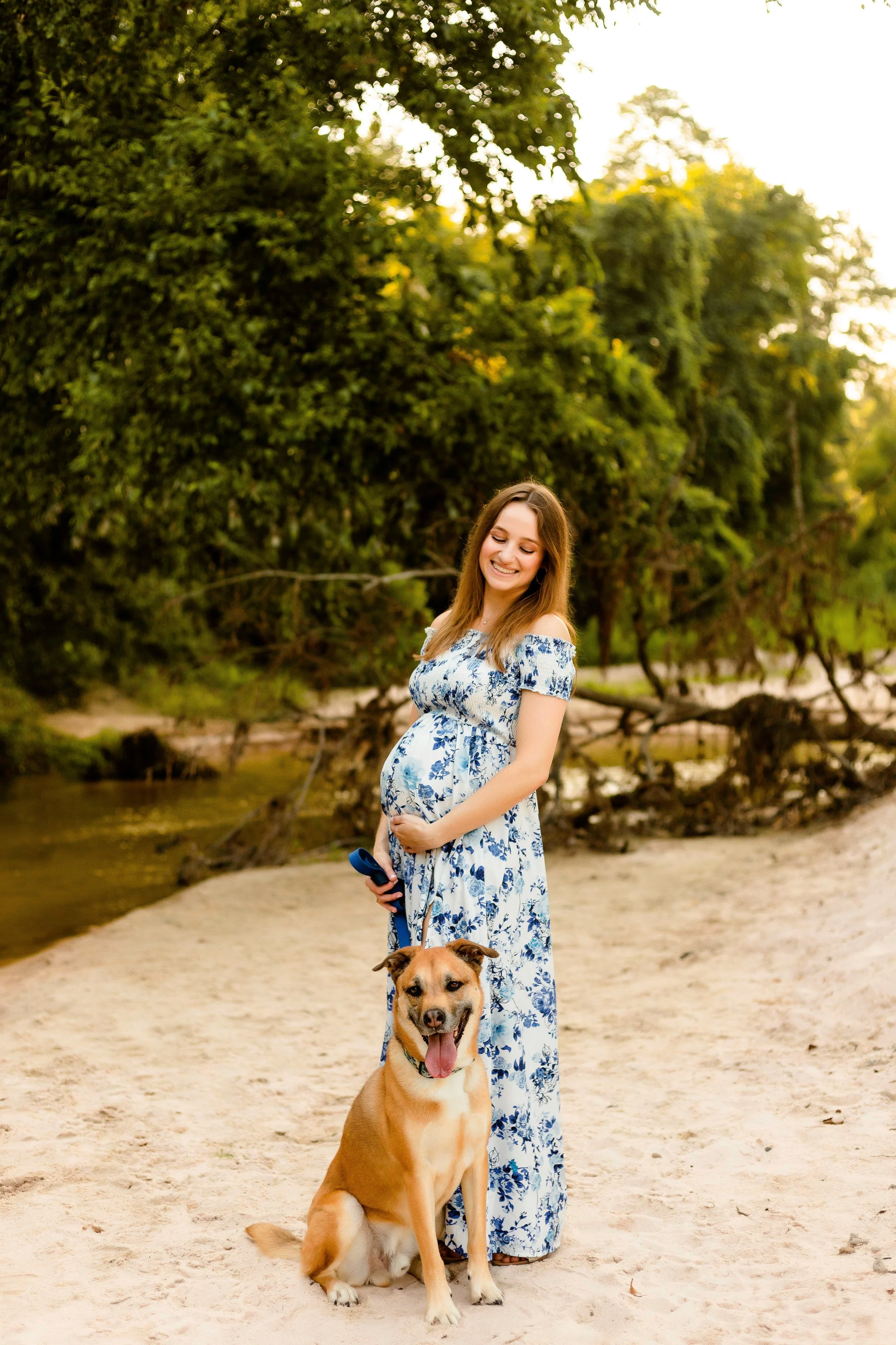 Maternity-Session-With-Dogs-The-Woodlands-TX-Photographer.jpg