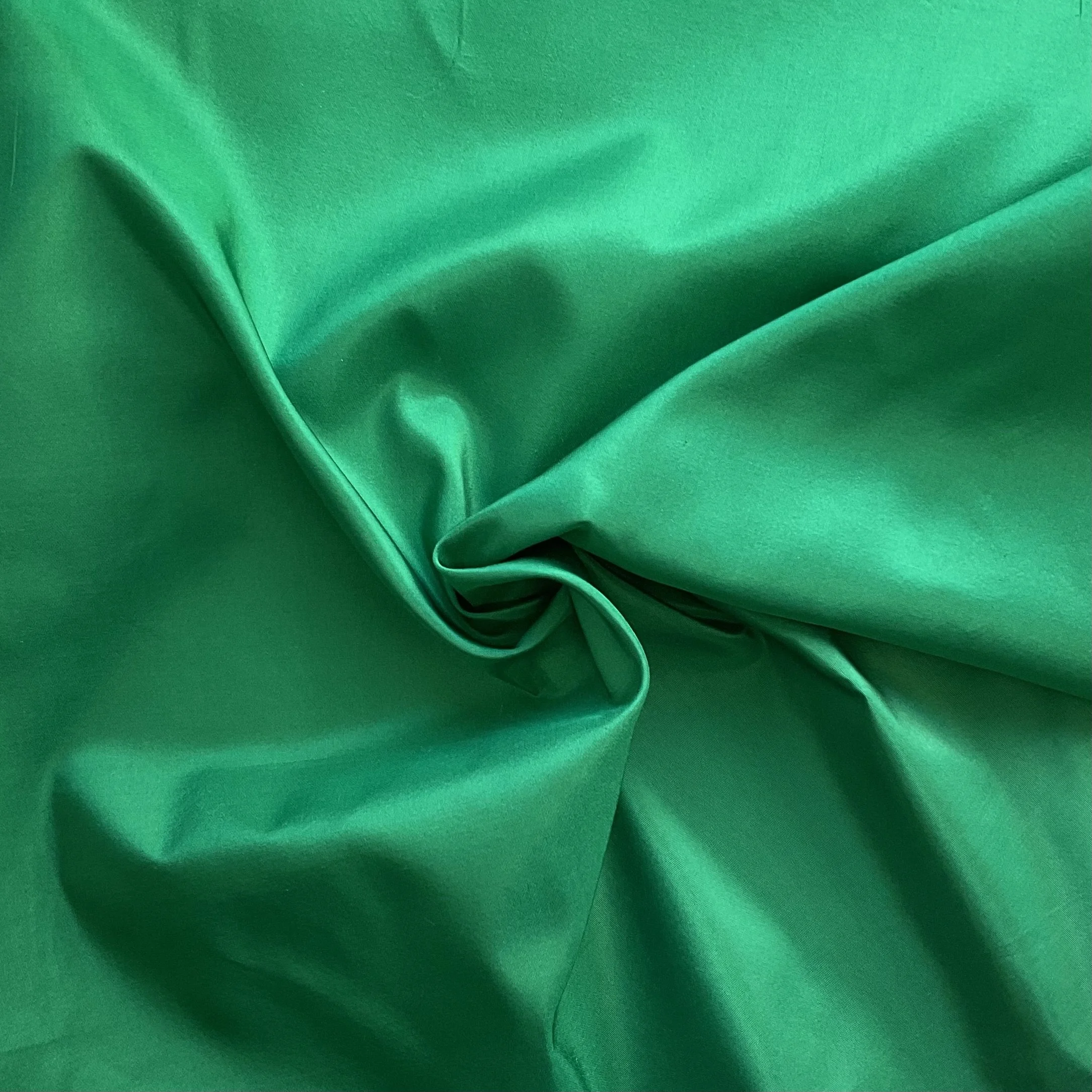 End of Roll Emerald Green Lightweight Crisp Silk