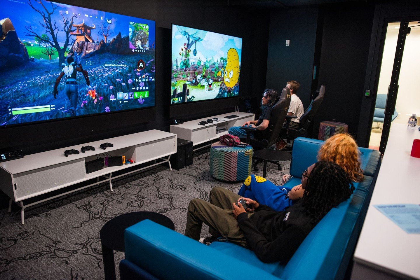#MotW From virtual production and augmented reality to prototyping and video game testing, @CleInstituteArt's Interactive Media Lab gives you the tools to push your imagination further than you ever thought possible. As the only facility of its kind,