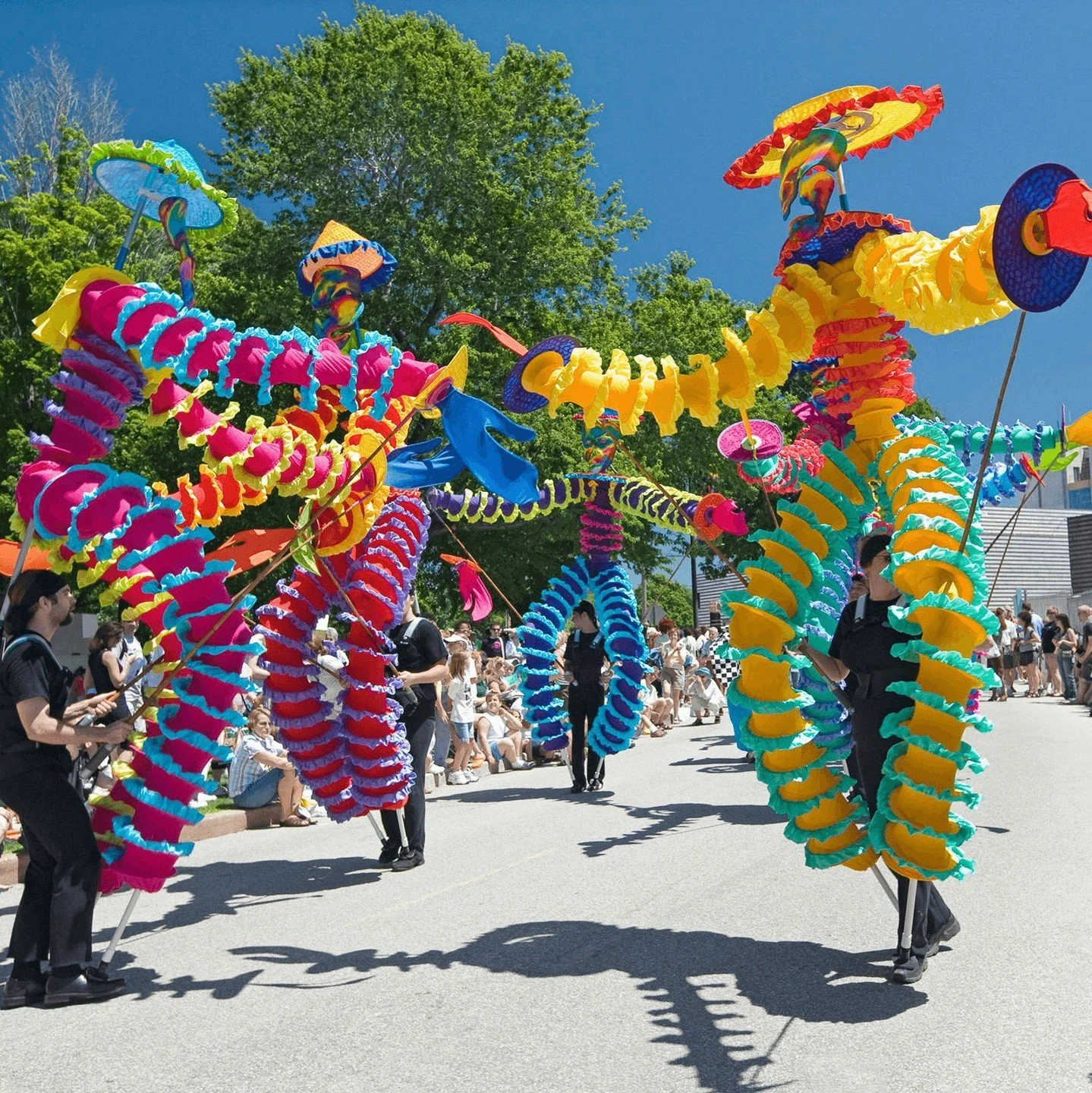 #MotW At @cleinstituteart, creativity doesn't stop at the studio doors. It's all around campus! 🎨🏛️ From world-class museums and free festivals to restaurants and scenic walks, we're proud to call University Circle, one of the most culturally dense