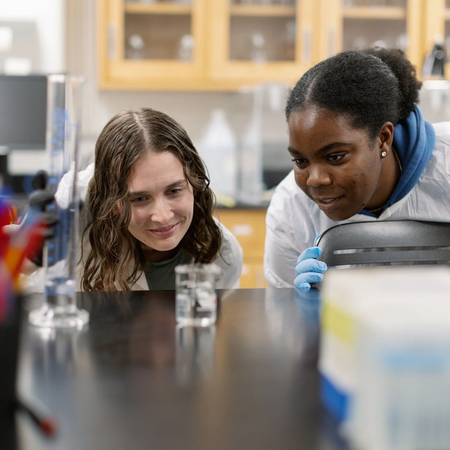 #MotW At the @universityofdayton, research is about more than innovation for the sake of discovery. It's about developing solutions that make a positive impact on society.

🔗 Learn more: https://buff.ly/QvHixks #HigherEd #OhioHigherEd