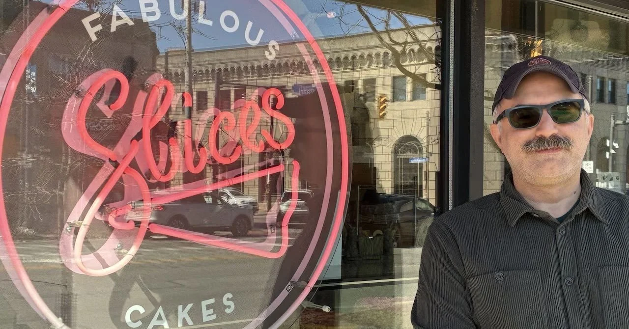DYK: A @kenyoncollege graduate took over the very popular, 40-year-old Cleveland bakery, @slicescakes. Dean Simakis was a drama major at Kenyon who moved to California and filled a variety of roles while considering a career in screenwriting. Simakis