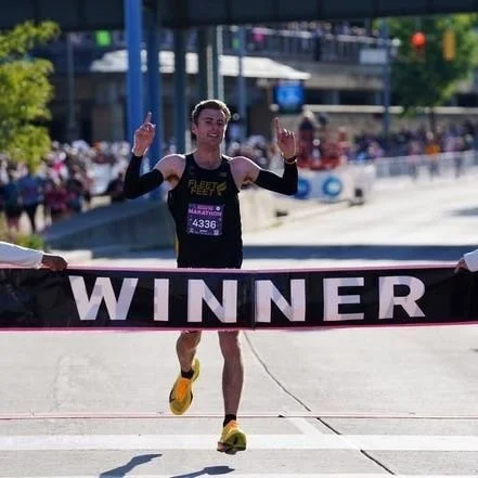 Independent athletes showed up and showed out at the Flying Pig! 🏃&zwj;♂️&zwj;➡️ 🏃&zwj;♀️&zwj;➡️ @walshuniversity alum Zack Kreft won the men's marathon in record-setting style, with a time of 2:17:40. @wilmingtoncollege alum Simon Heys and @mounts