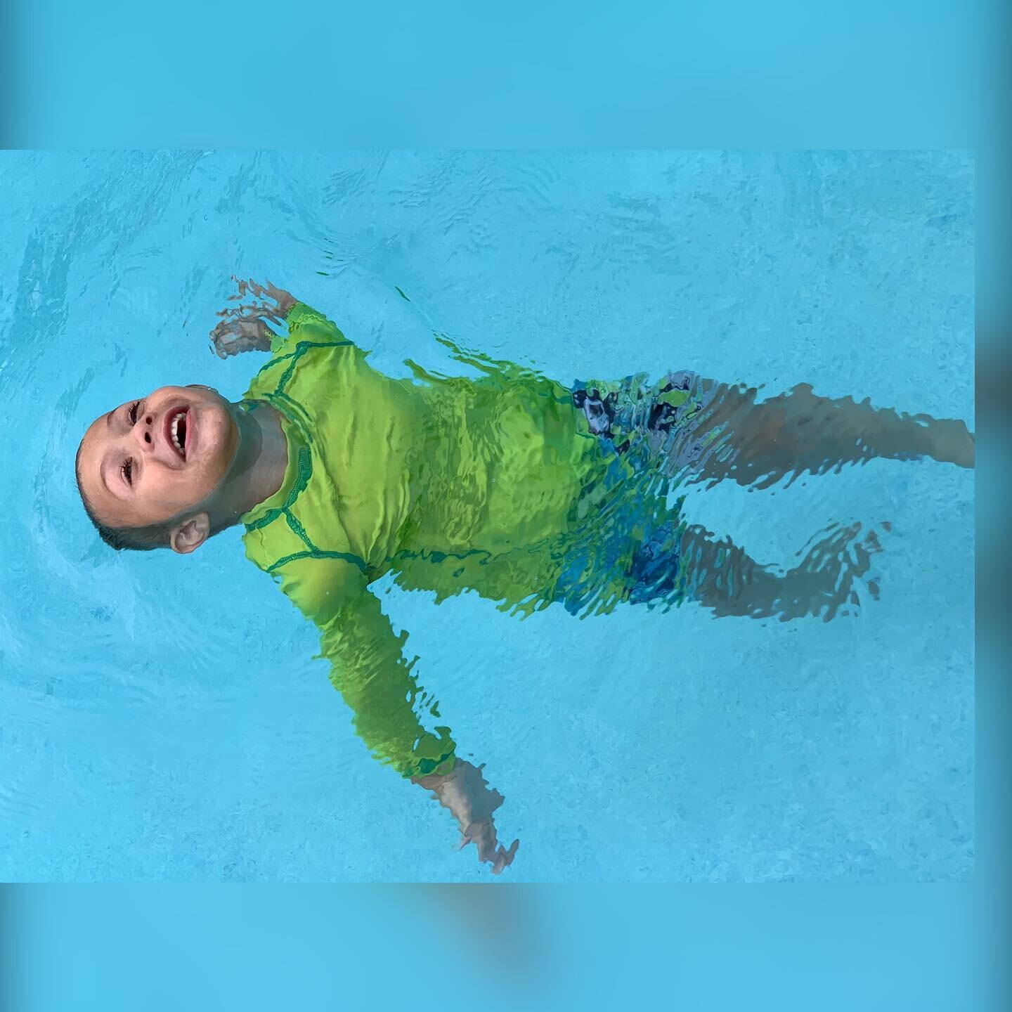 Belly up, feet up, let&rsquo;s float 🐠
.
.
.
.
.

#safetyfirst #swimtraining #swimming #pool #swimlessons #athome #lifeguard #learnhowtoswim #swiminstructor #babyswimming #sunnyislesbeach #fortlauderdale #miami #hollywood #fortlauderdalemagazine #sa