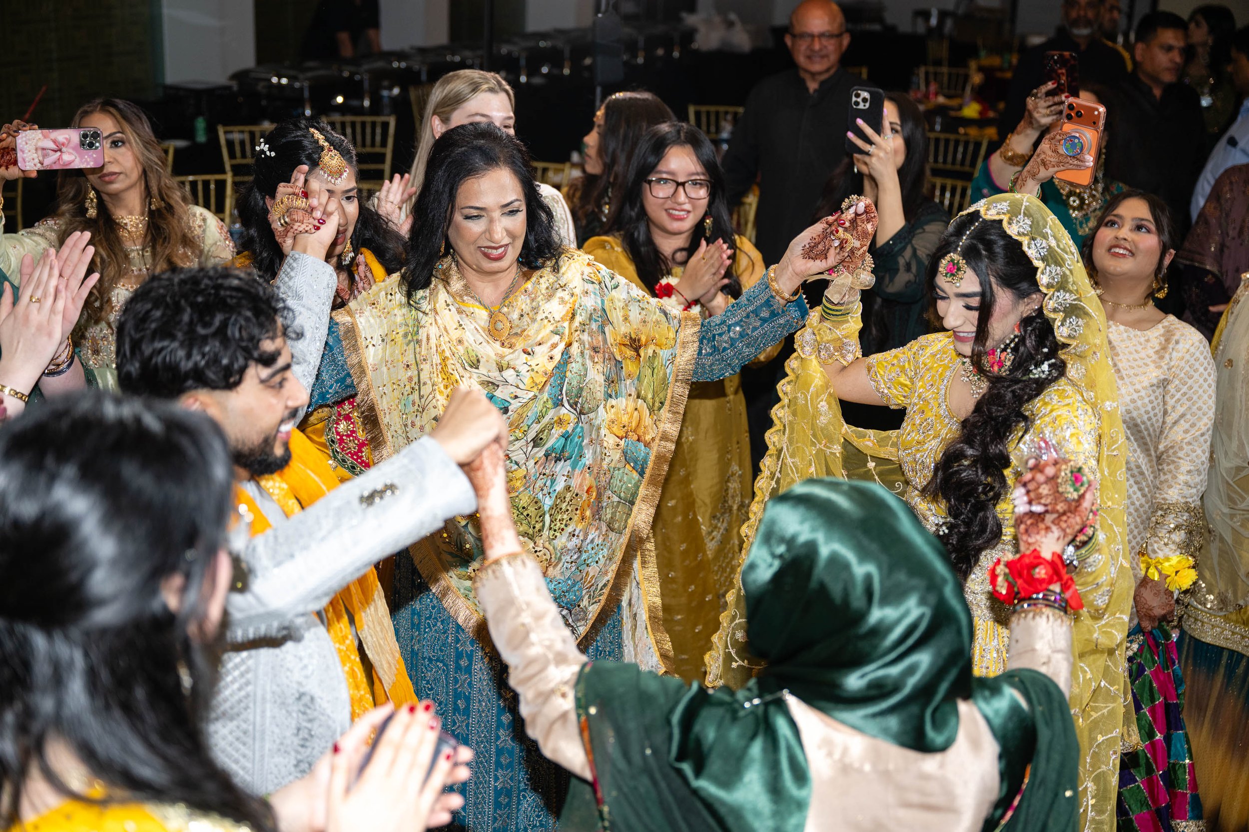ahsan-aatika-sneak-peek-david-baker-studios-445.JPG