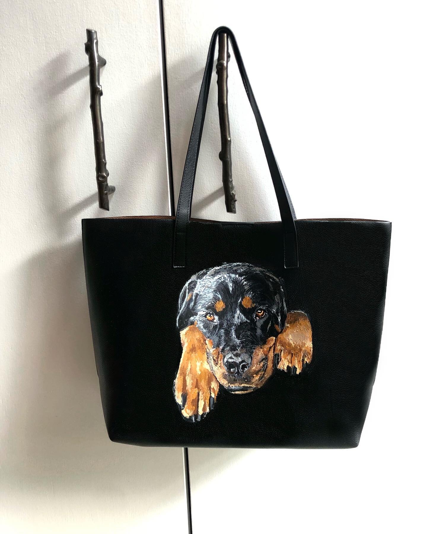 One-of-a-kind #P&ecirc;t&agrave;Portrait 

#goldendudeleathers #dogsofinstagram #custom #handpainted #veganleather #madeinnyc #doglover #nyc #sustainableart #personalization #dogmom