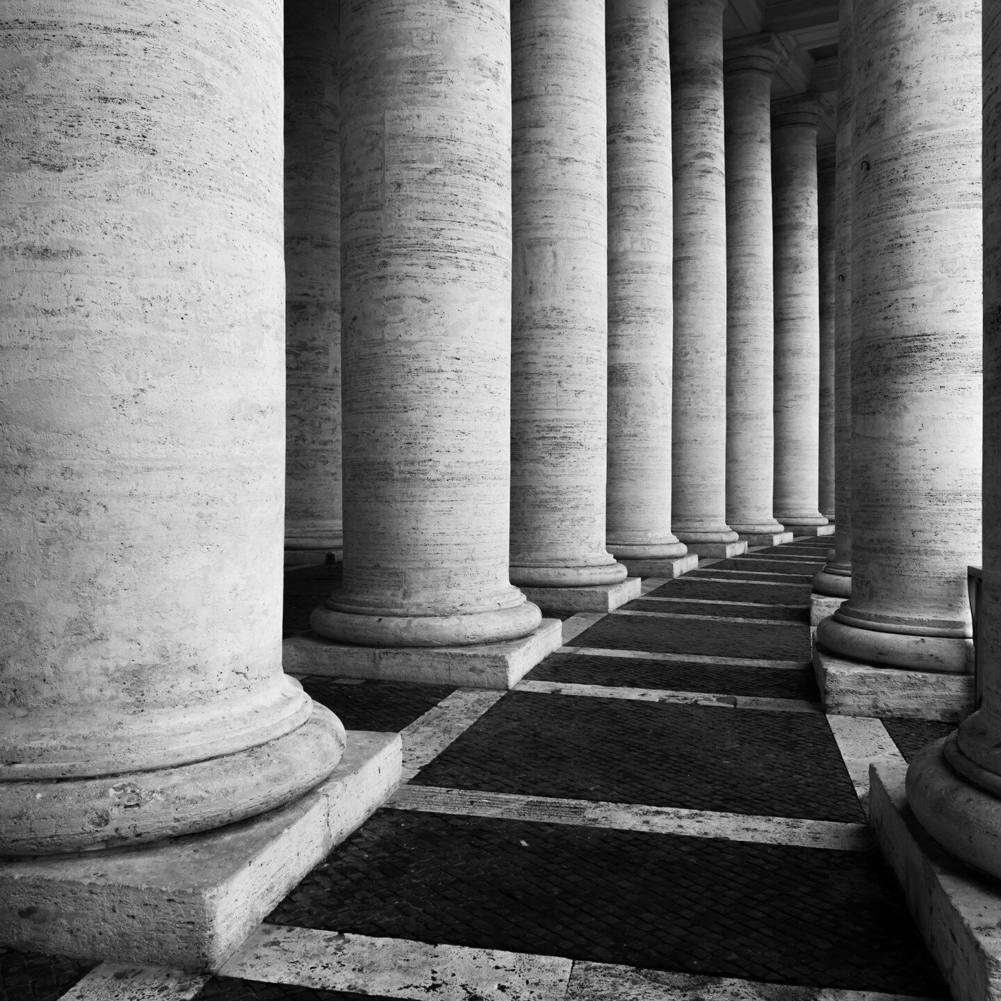 Pillars, Piazza Pietro
#Rome #Roma #Rom #piazzapietro #Pillars #Italy #Nikon #bnw #bnwphotography #bnwfineart