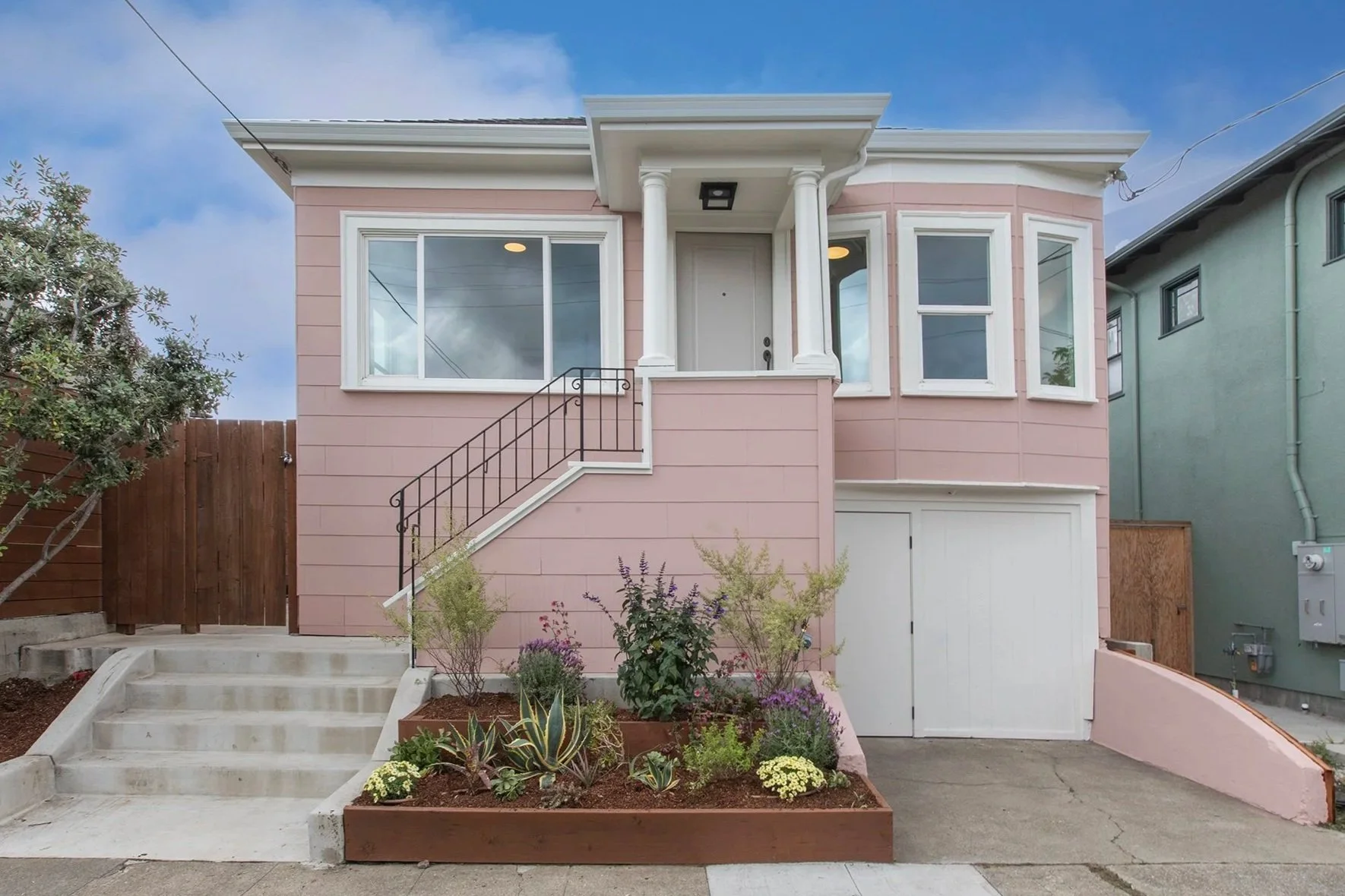4025Webster+Ext1.jpg