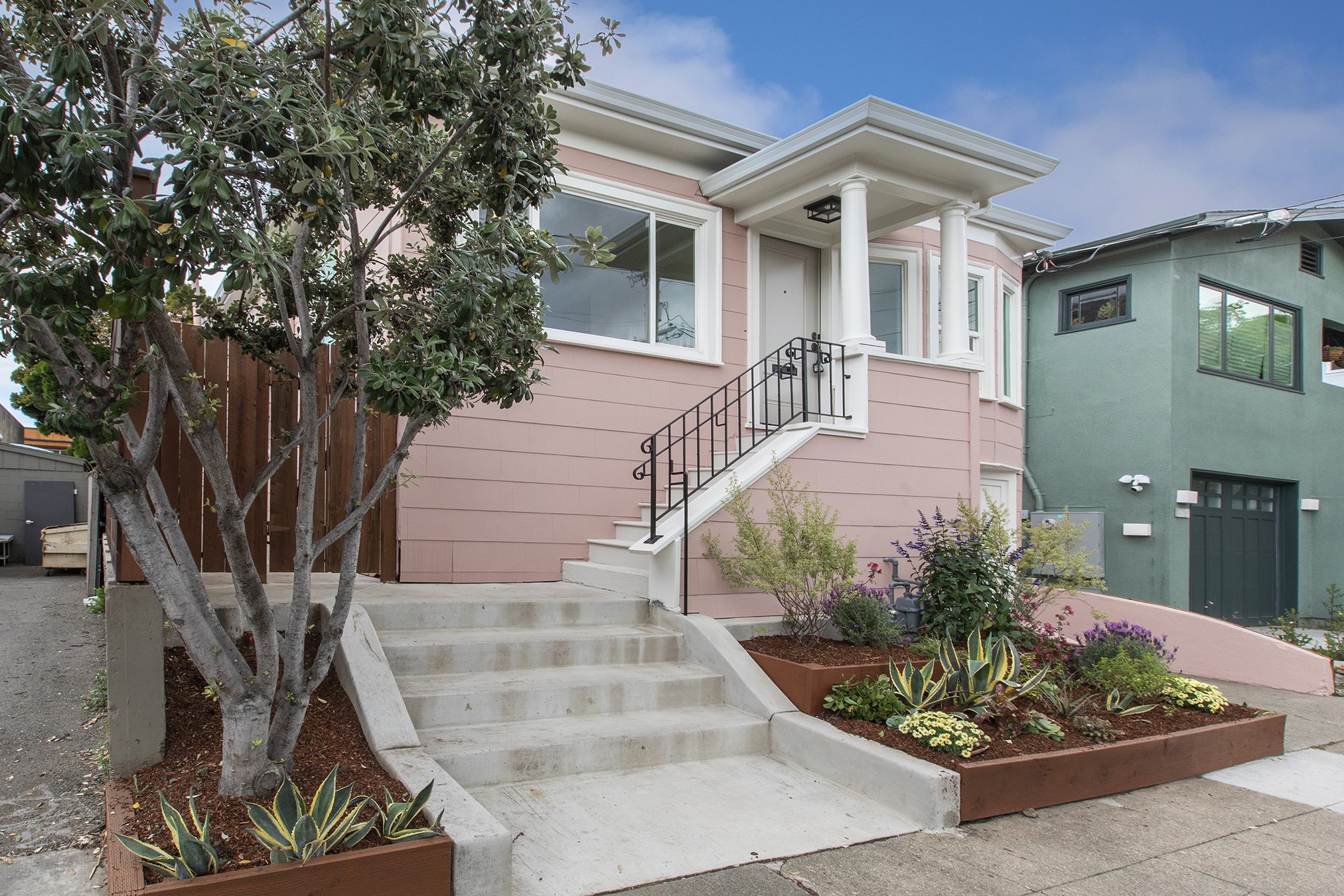 4025Webster Ext3.jpg