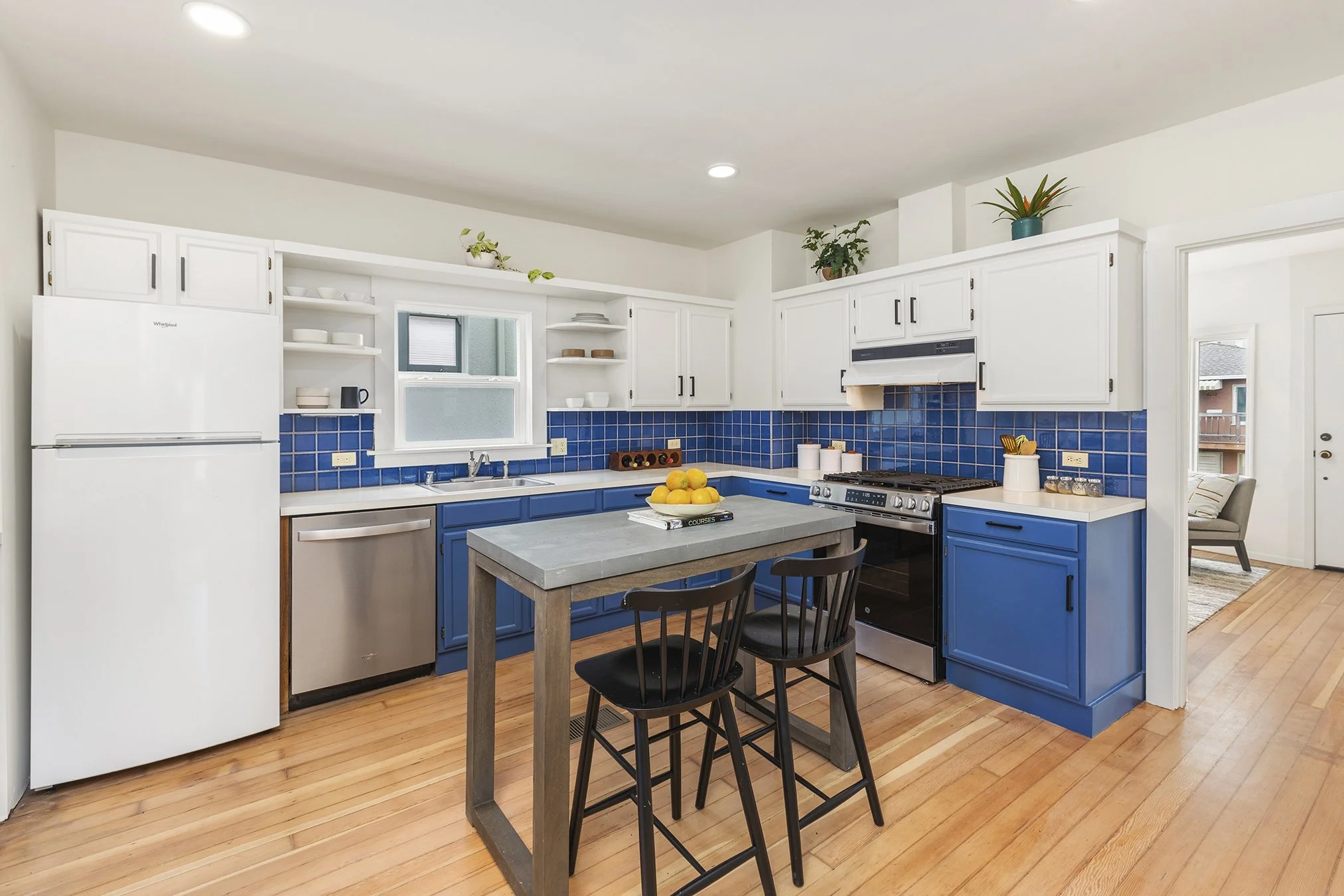 4025Webster Kitch1.jpg