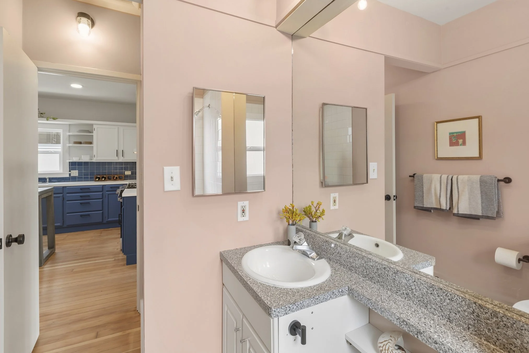 4025Webster 2Bath2.jpg