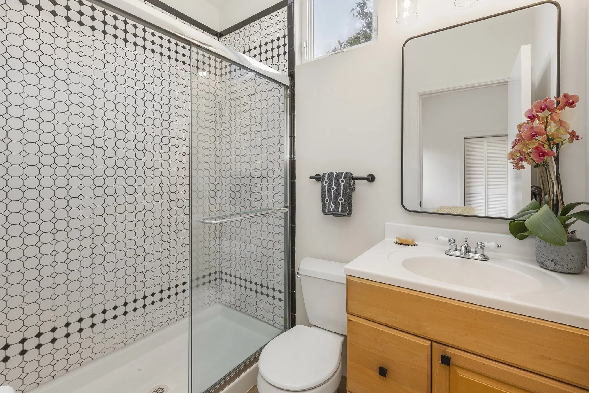 4025Webster 1Bath.jpg