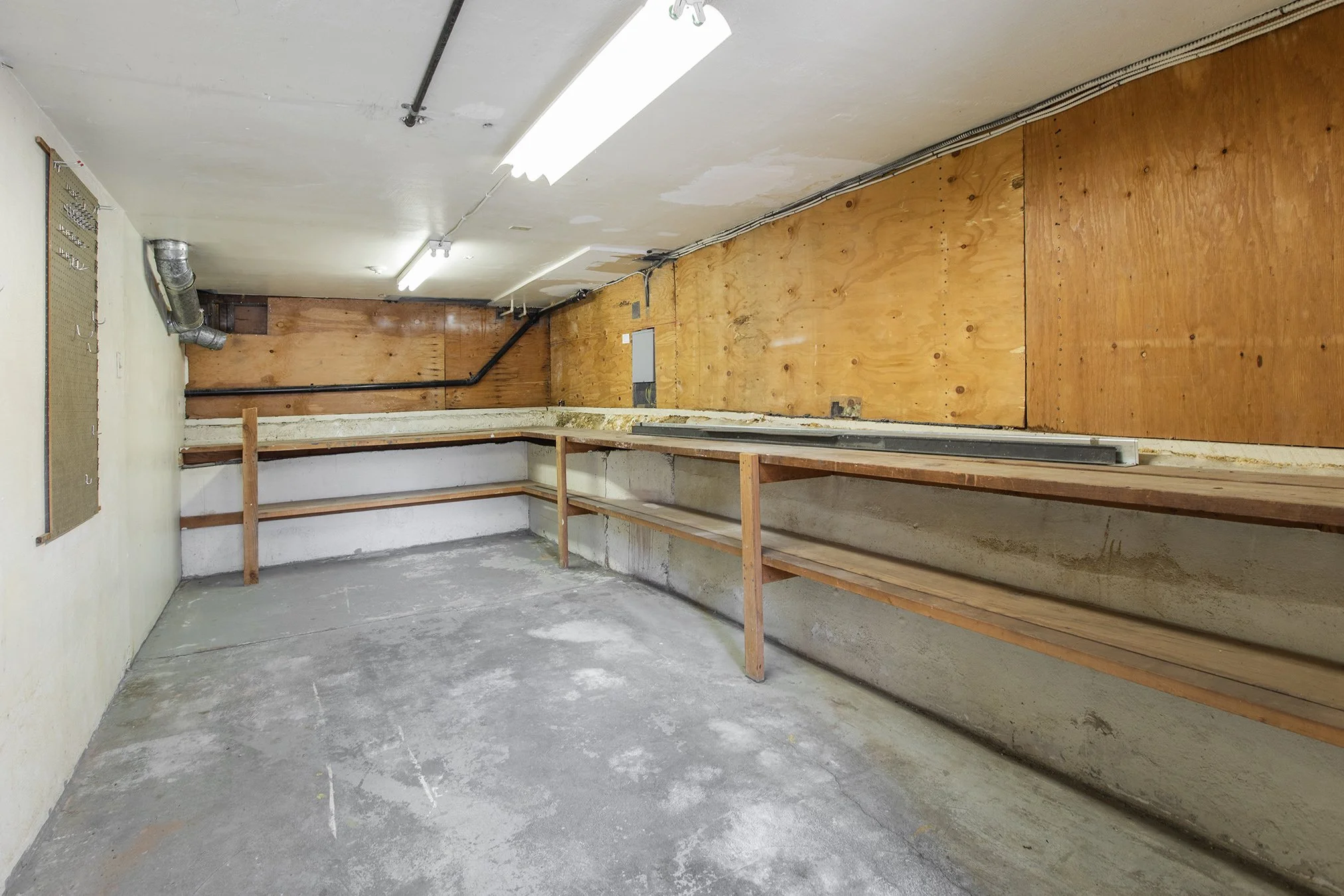 4025Webster Garage1.jpg