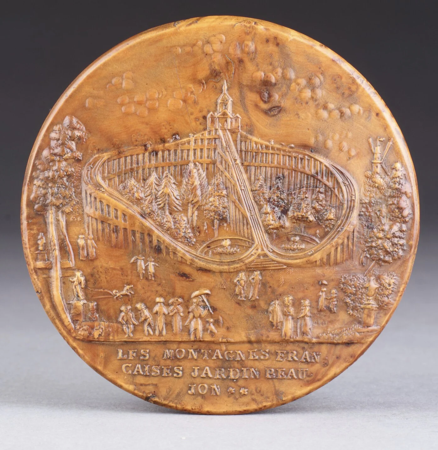 Stunning Erotic snuff box in burr walnut Circa 1815